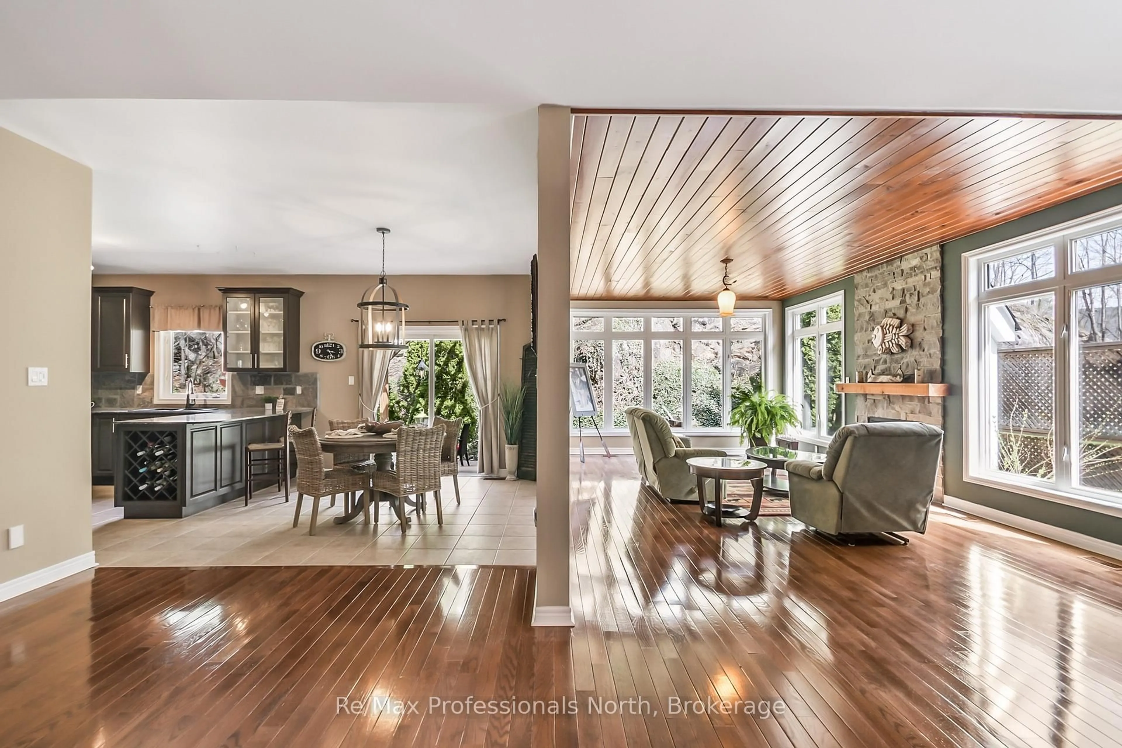 Dining room, unknown for 15 MUSKOKA BAY Blvd, Gravenhurst Ontario P1P 0A1