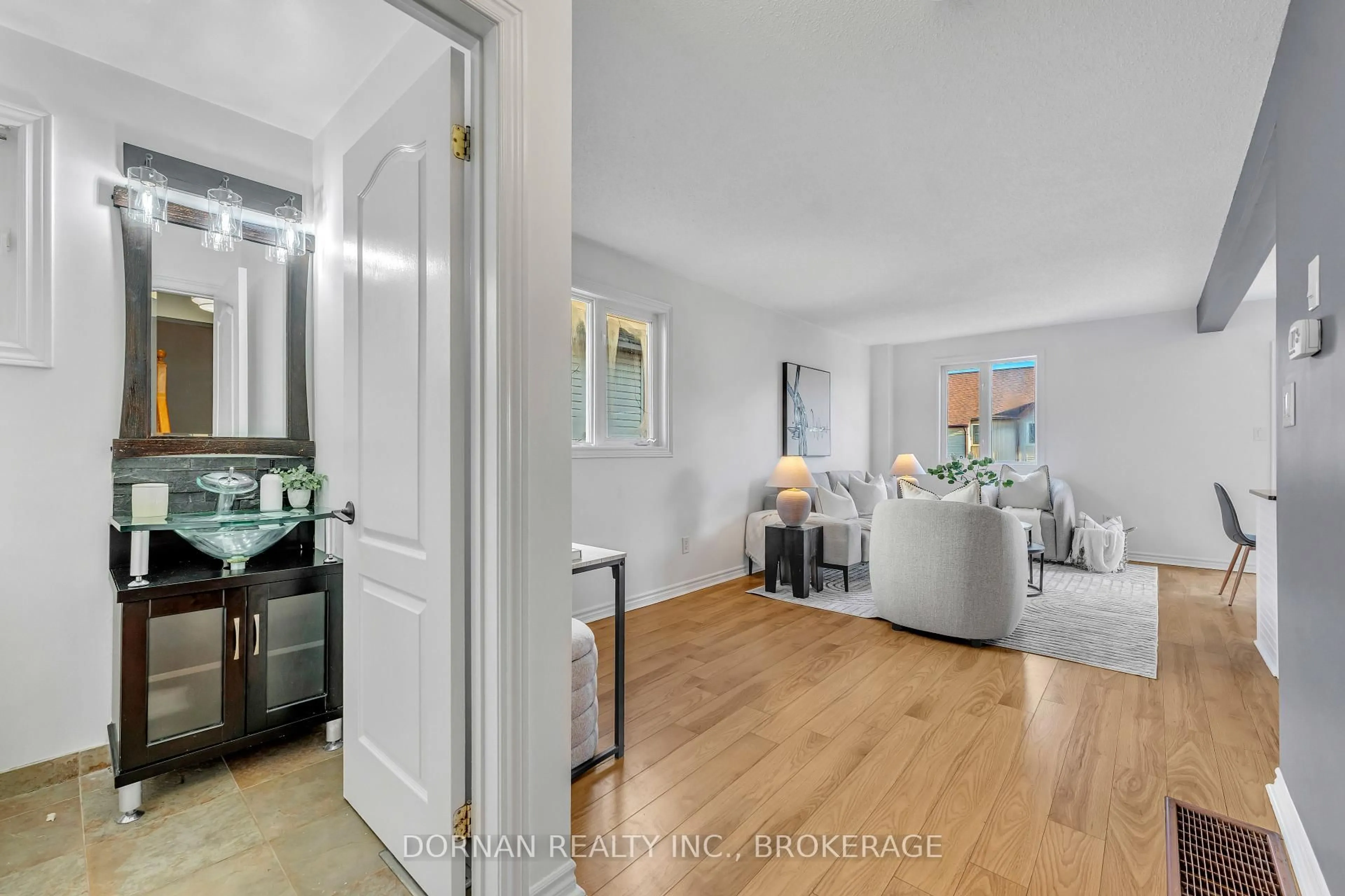 Indoor entryway for 732 Trailview Dr, Peterborough South Ontario K9J 8P2