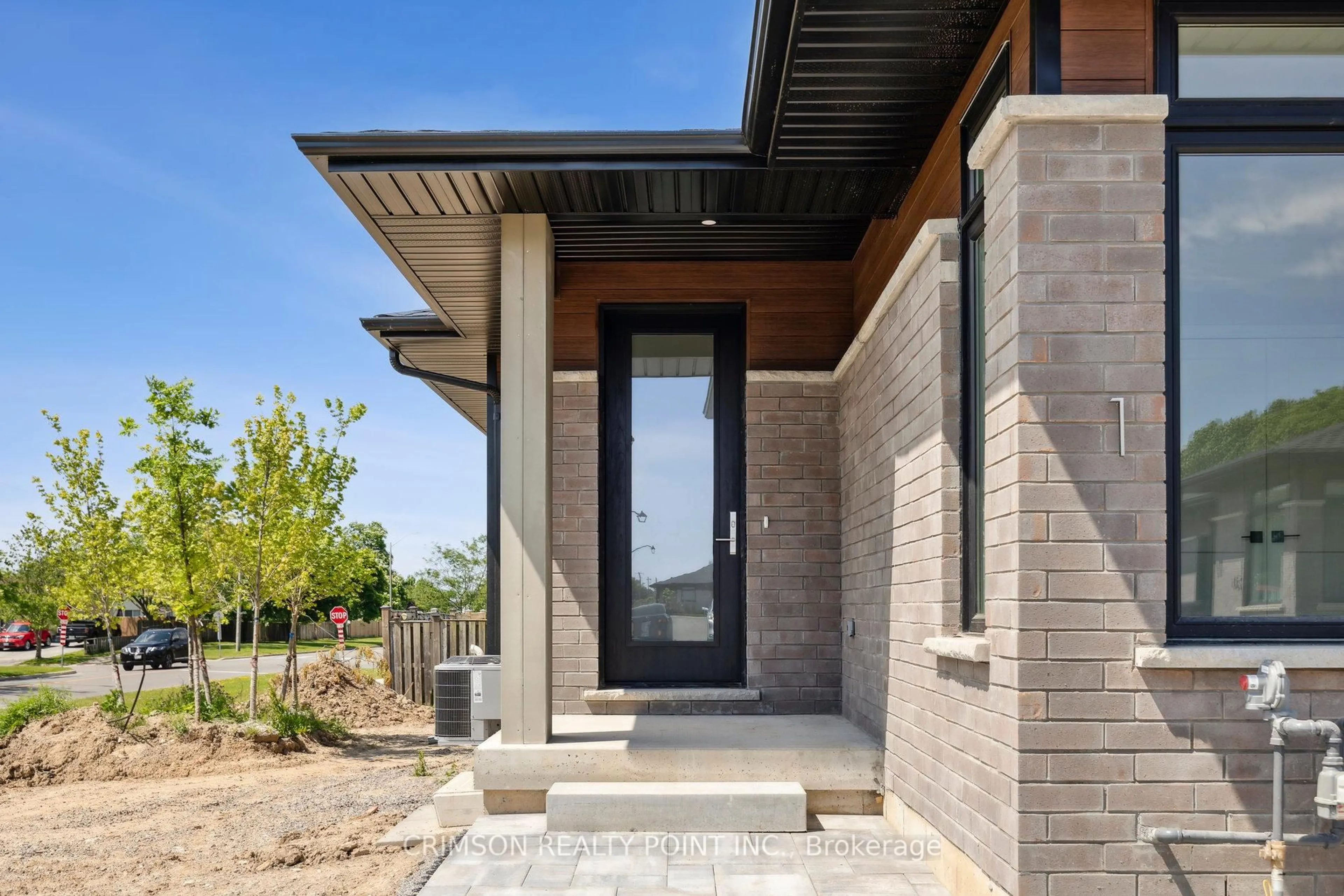 Home with brick exterior material, street for 300 Richmond St #1, Thorold Ontario L2V 5B9
