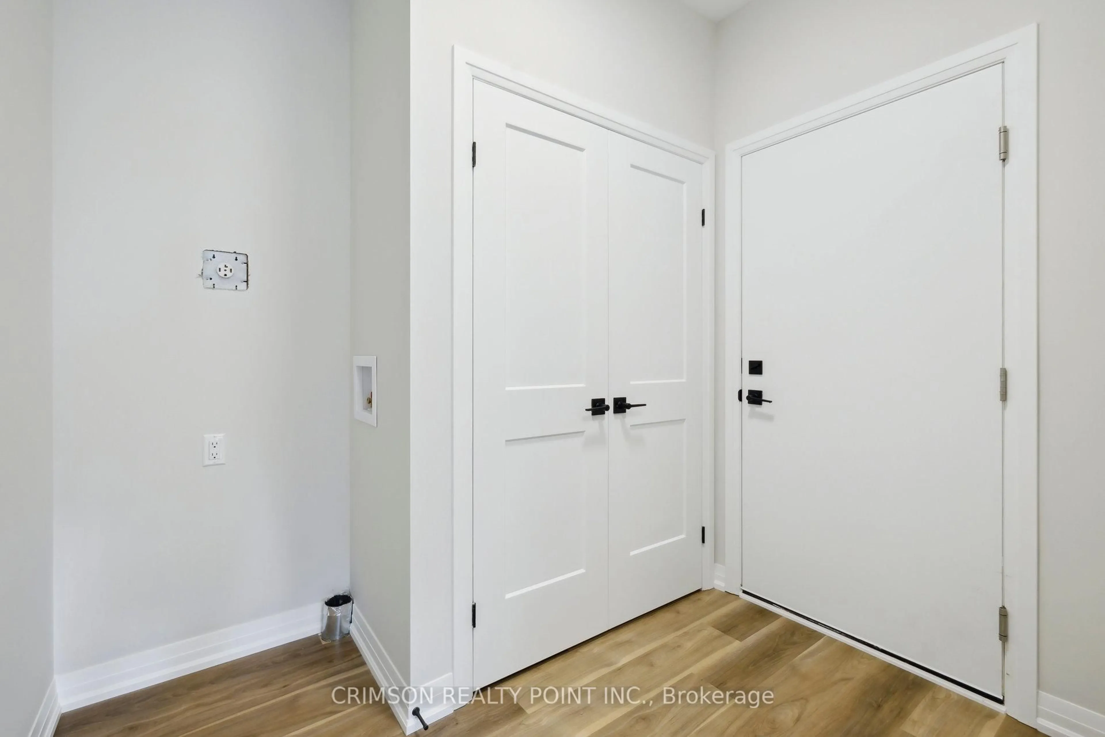 Indoor entryway for 300 Richmond St #1, Thorold Ontario L2V 5B9