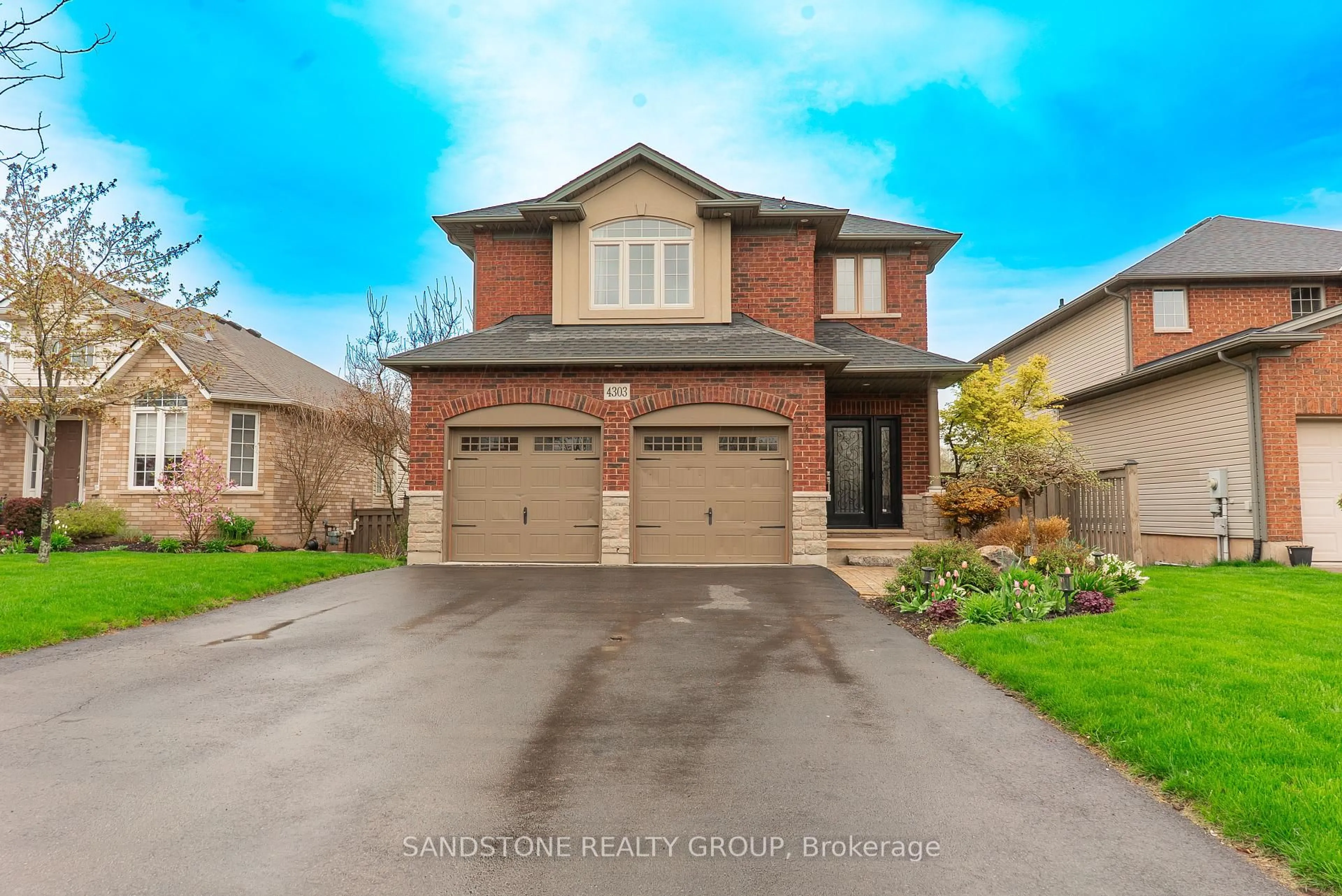 Home with brick exterior material, street for 4303 Arejay Ave, Lincoln Ontario L3J 0P8