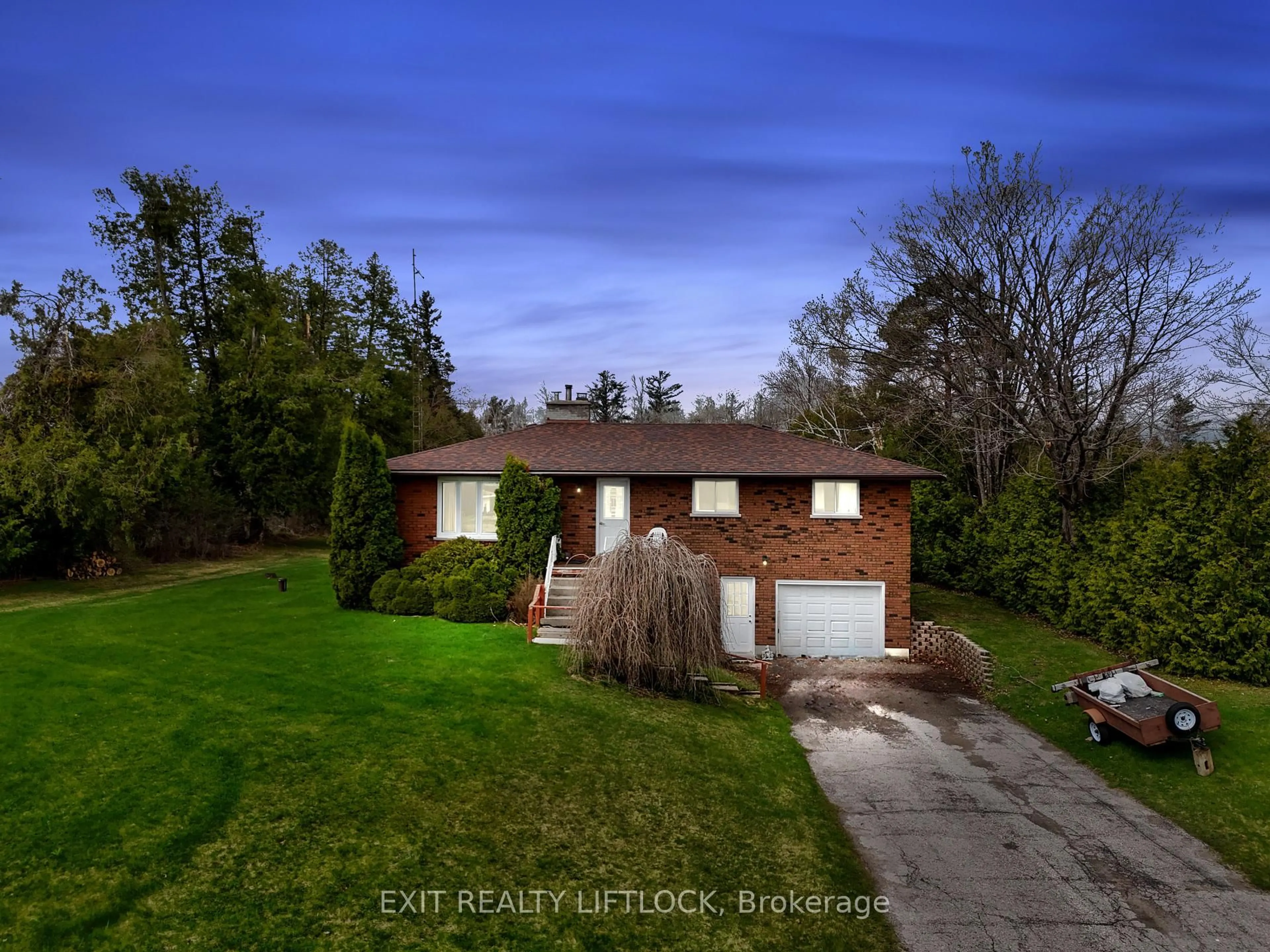 A pic from outside/outdoor area/front of a property/back of a property/a pic from drone, street for 1268 Buckhorn Rd, Selwyn Ontario K0L 2H0