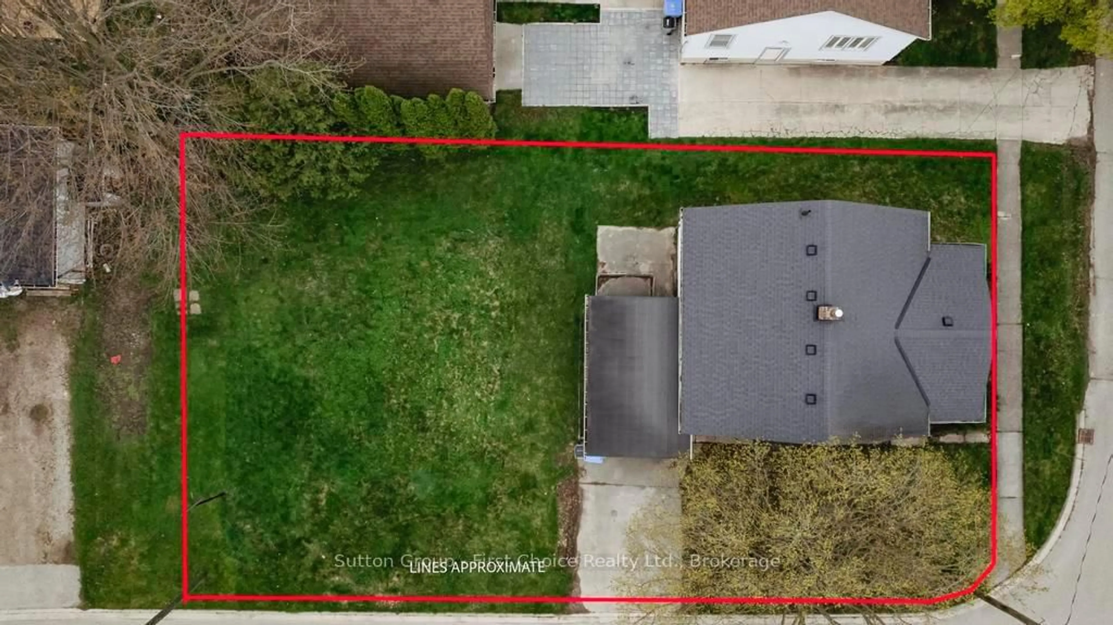 A pic from outside/outdoor area/front of a property/back of a property/a pic from drone, street for 168 Trafalgar St, West Perth Ontario N0K 1N0