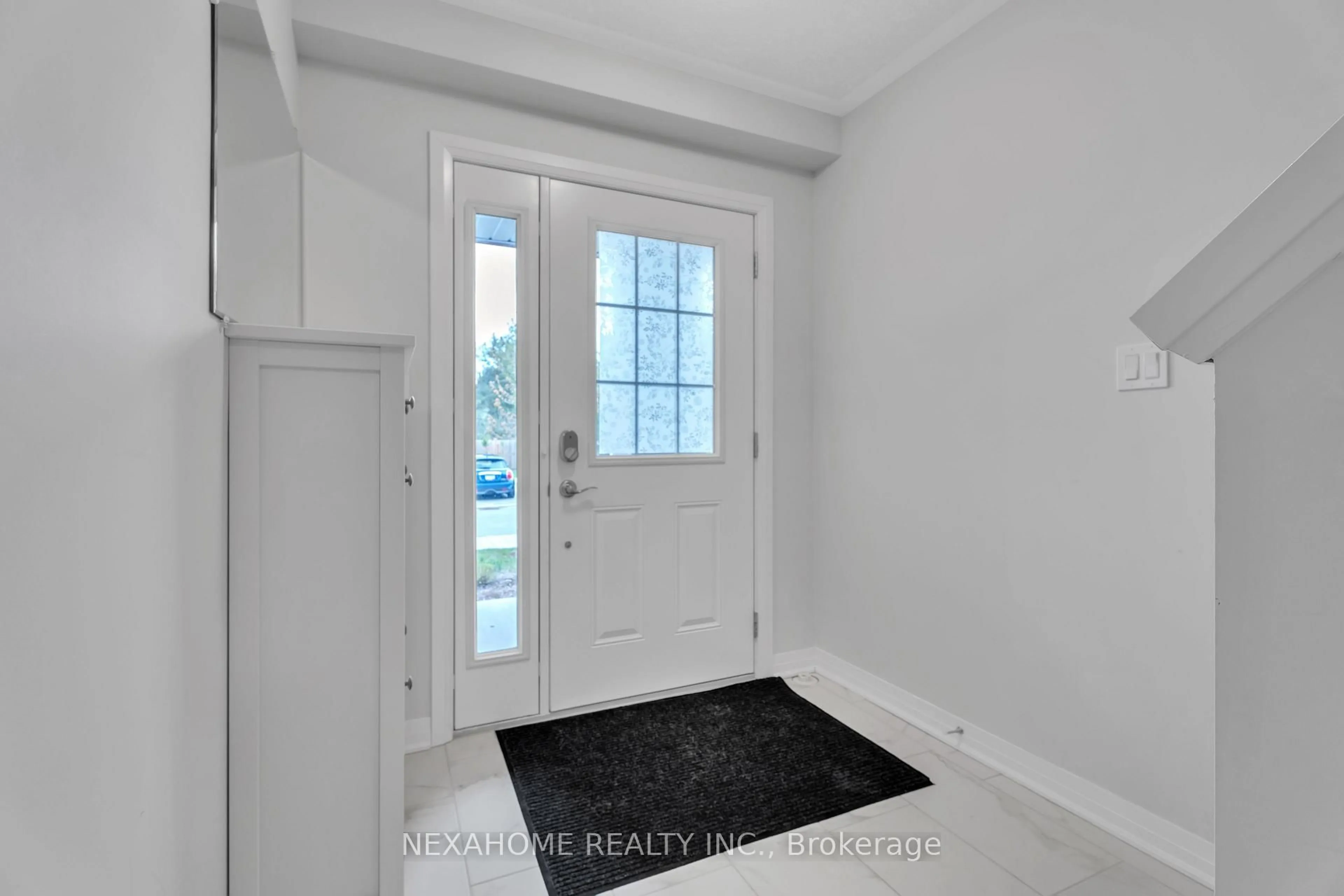 Indoor entryway for 311 Woolwich St, Waterloo Ontario N2K 0H4