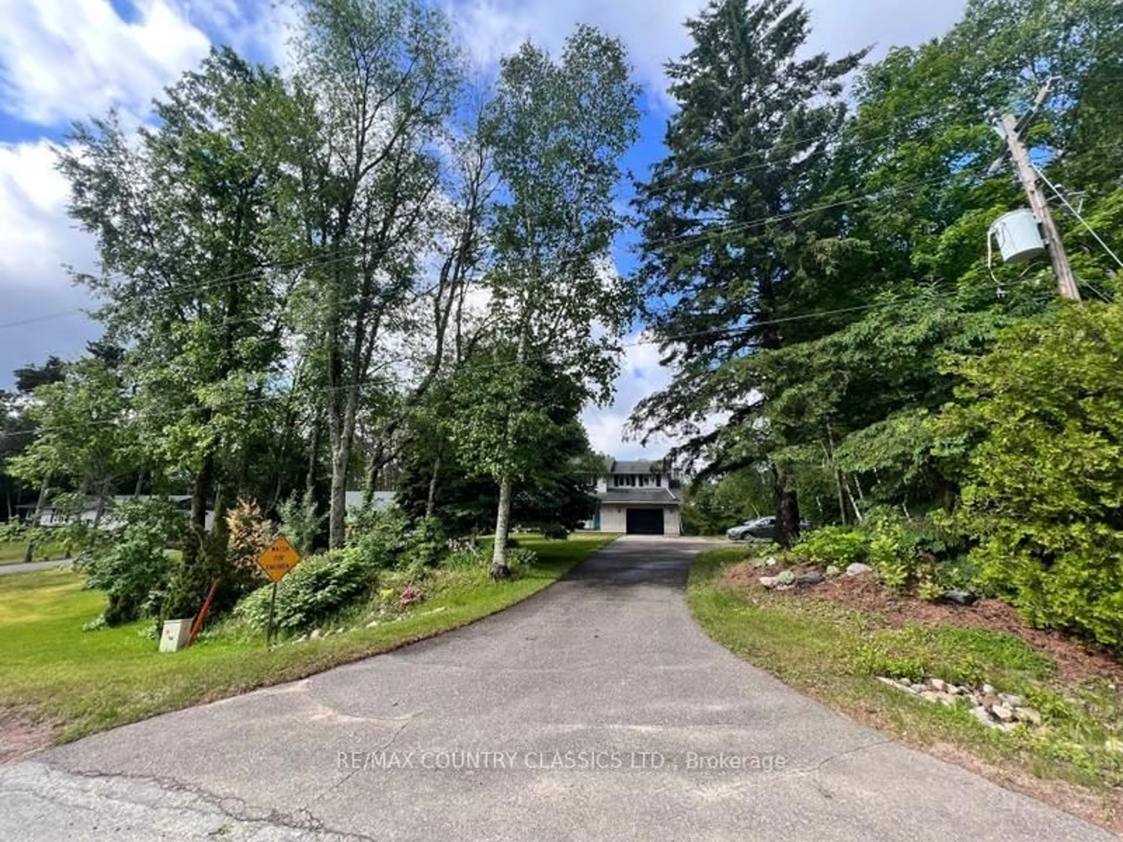 A pic from outside/outdoor area/front of a property/back of a property/a pic from drone, unknown for 76 York River Dr, Bancroft Ontario K0L 1C0