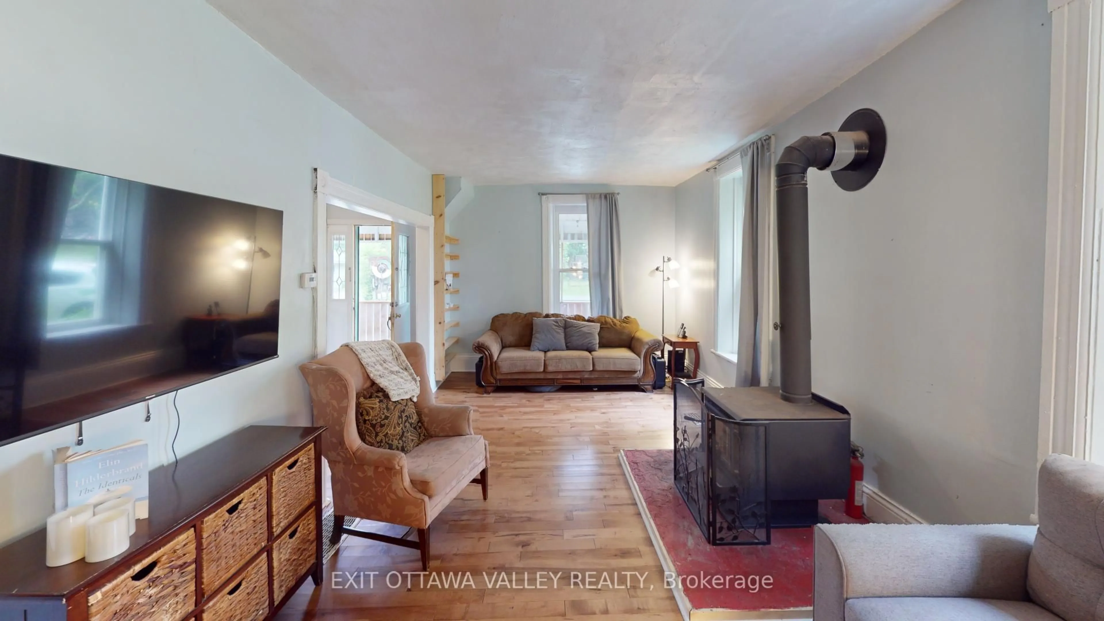 Living room with furniture, unknown for 27 Grace St, Westmeath Ontario K0J 2L0
