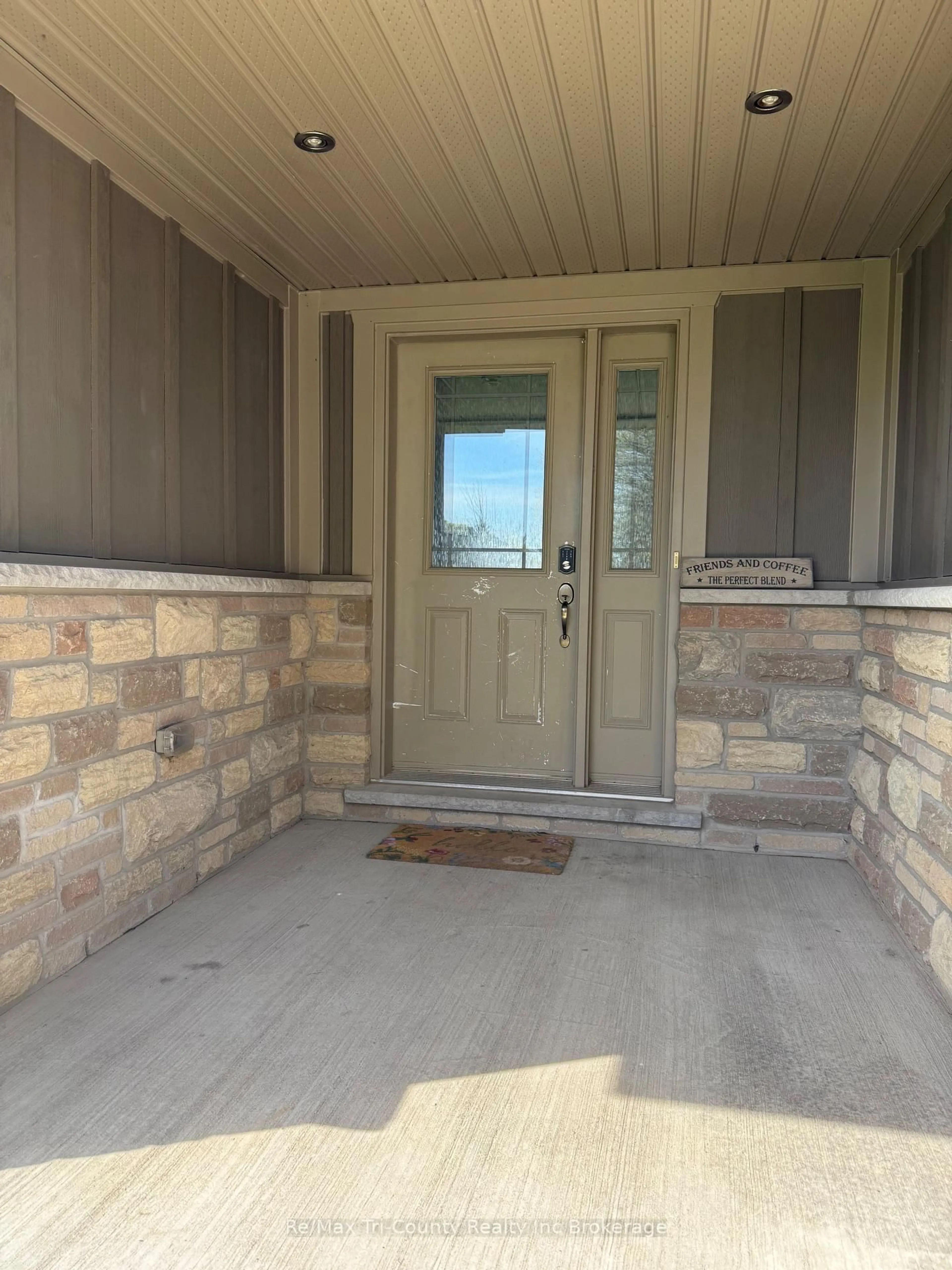 Indoor entryway for 56246 Donnelly Dr, Bayham Ontario N0J 1Y0
