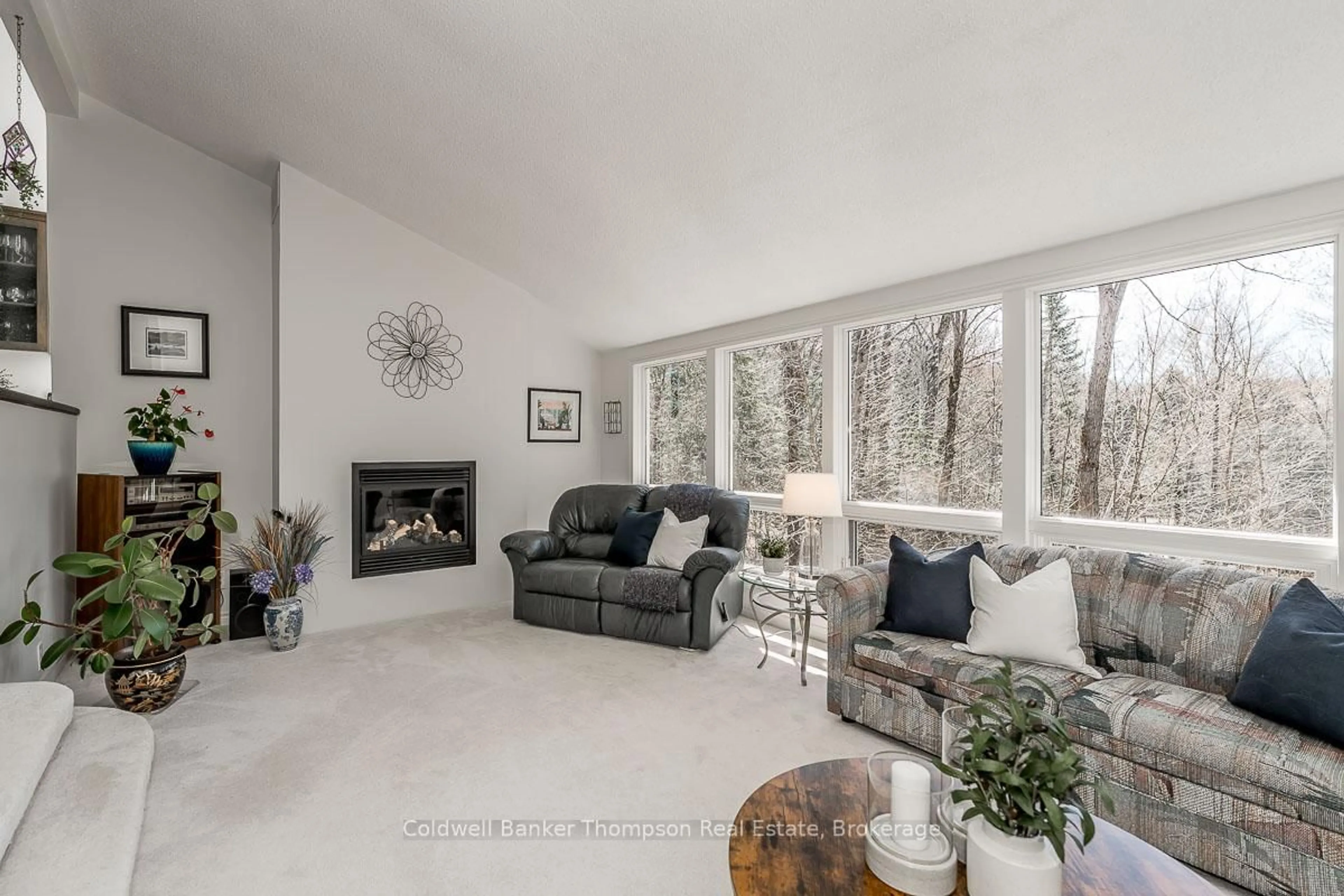 Living room with furniture, unknown for 1013 Walker's Glenn Cres, Lake of Bays Ontario P1H 2J6