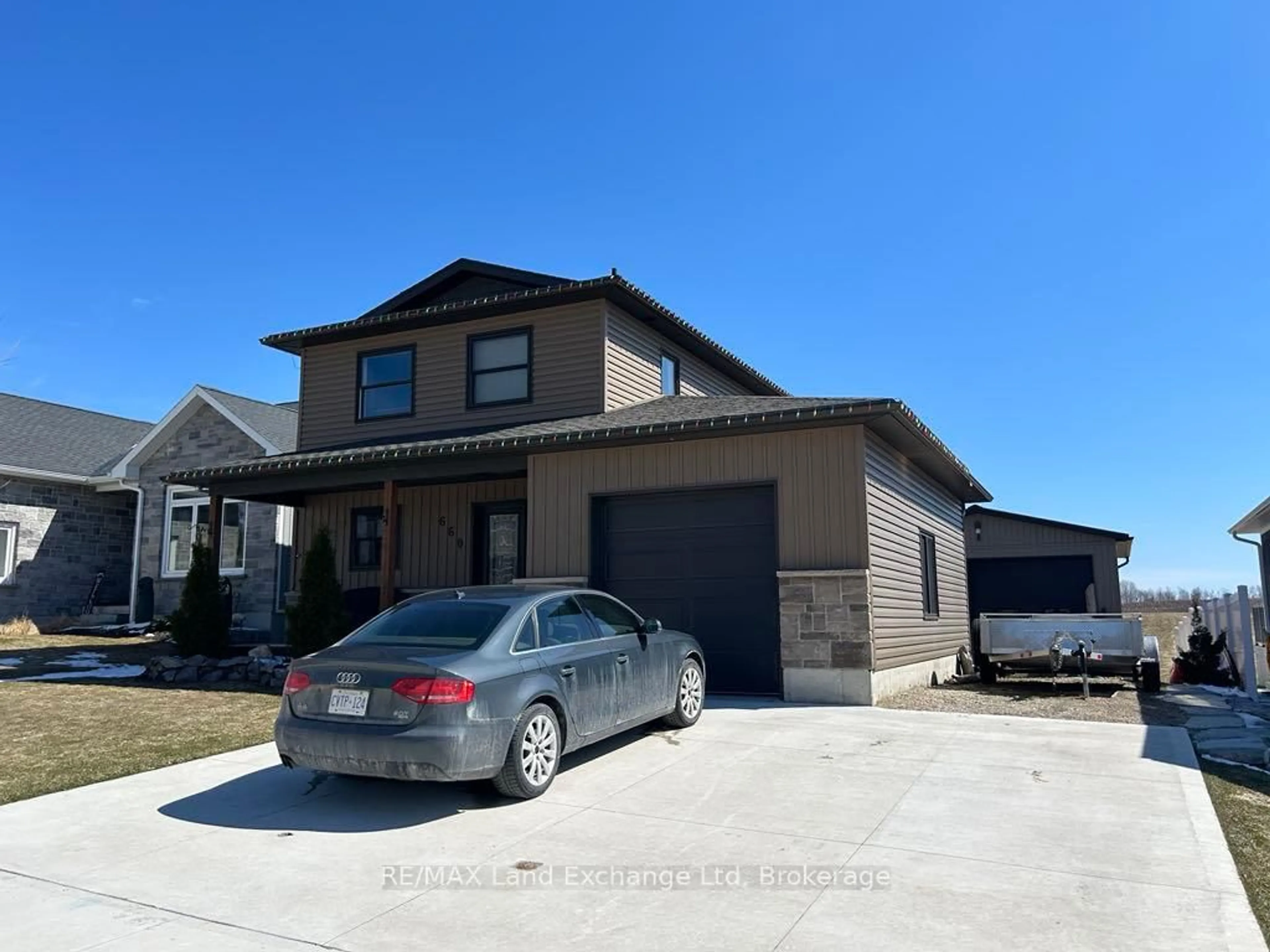 Home with vinyl exterior material, street for 660 Gloria St, North Huron Ontario N0G 2W0