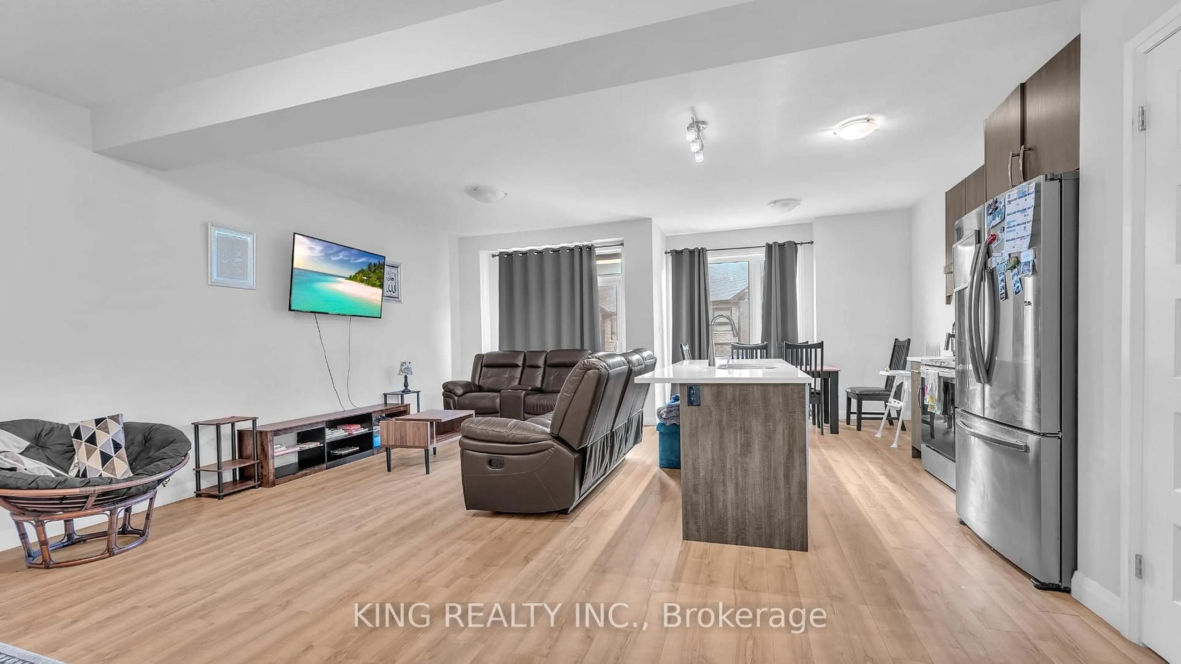 Living room with furniture, unknown for 819 KLEINBURG Dr #55, London North Ontario N5X 1K0