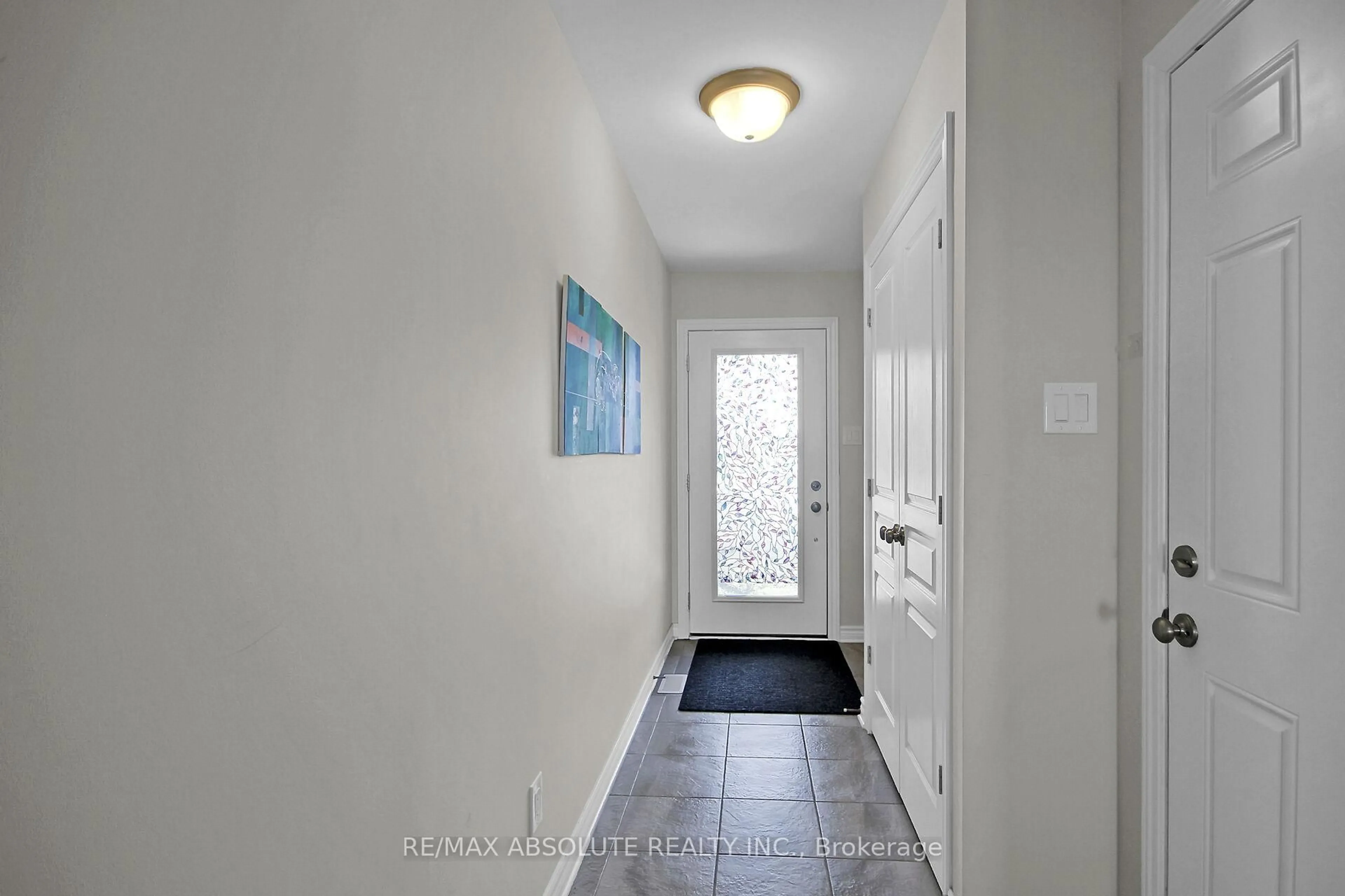 Indoor entryway for 327 Twinflower Way, Ottawa Ontario K2J 5Z6