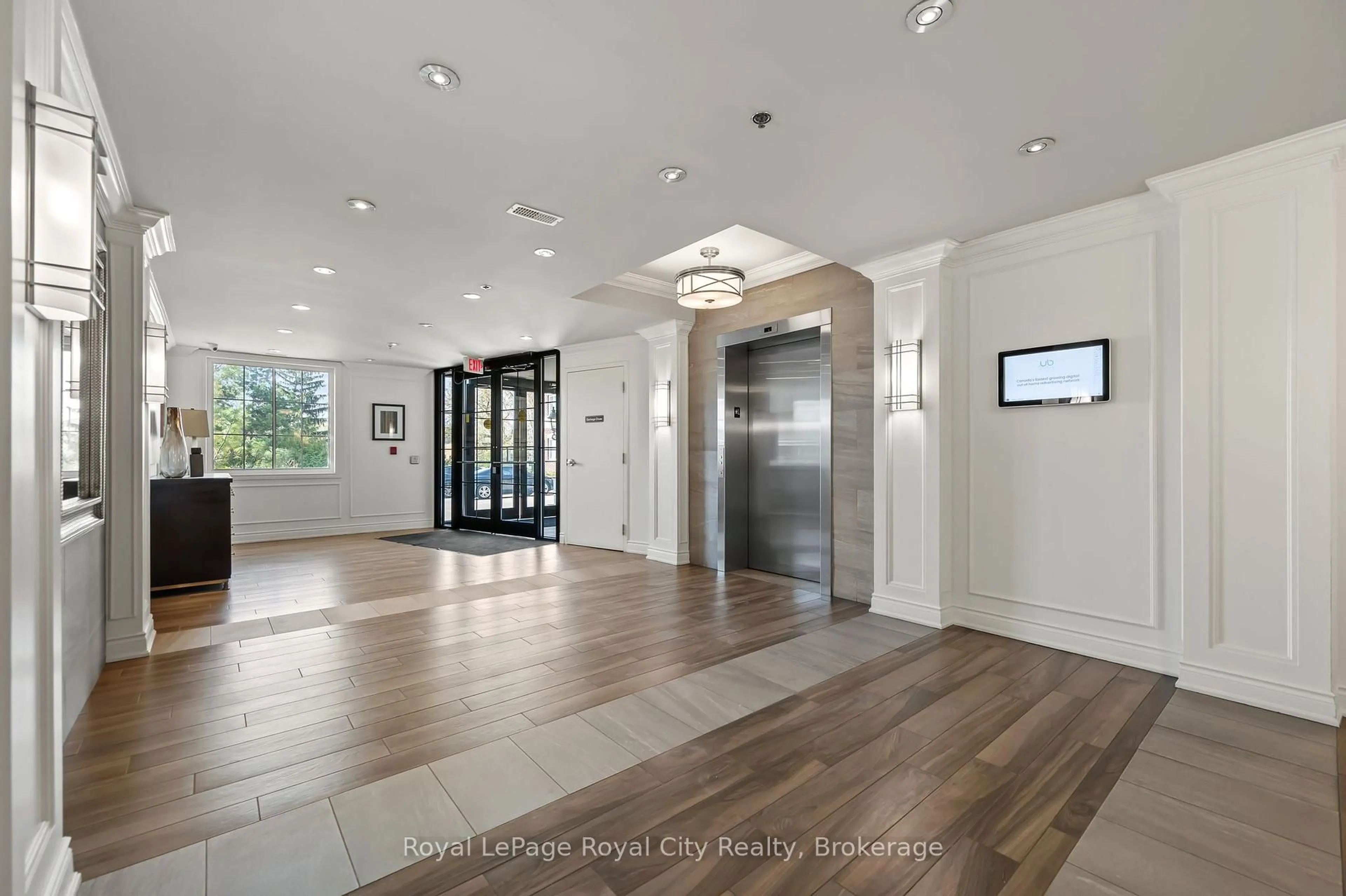 Indoor entryway for 1440 GORDON St #311, Guelph Ontario N1L 1C8
