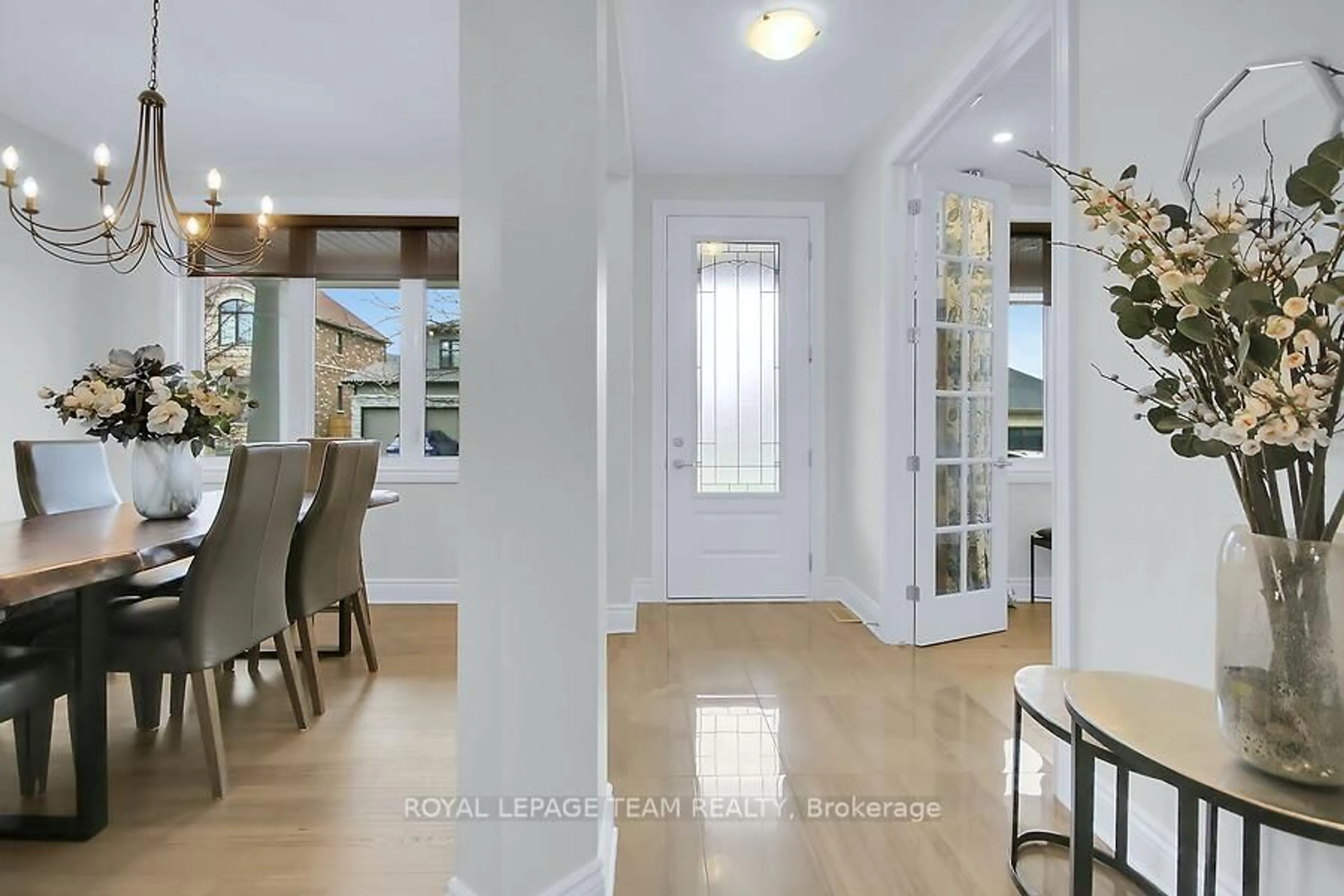 Indoor entryway for 518 Chriscraft Way, Manotick Ontario K4M 1J8
