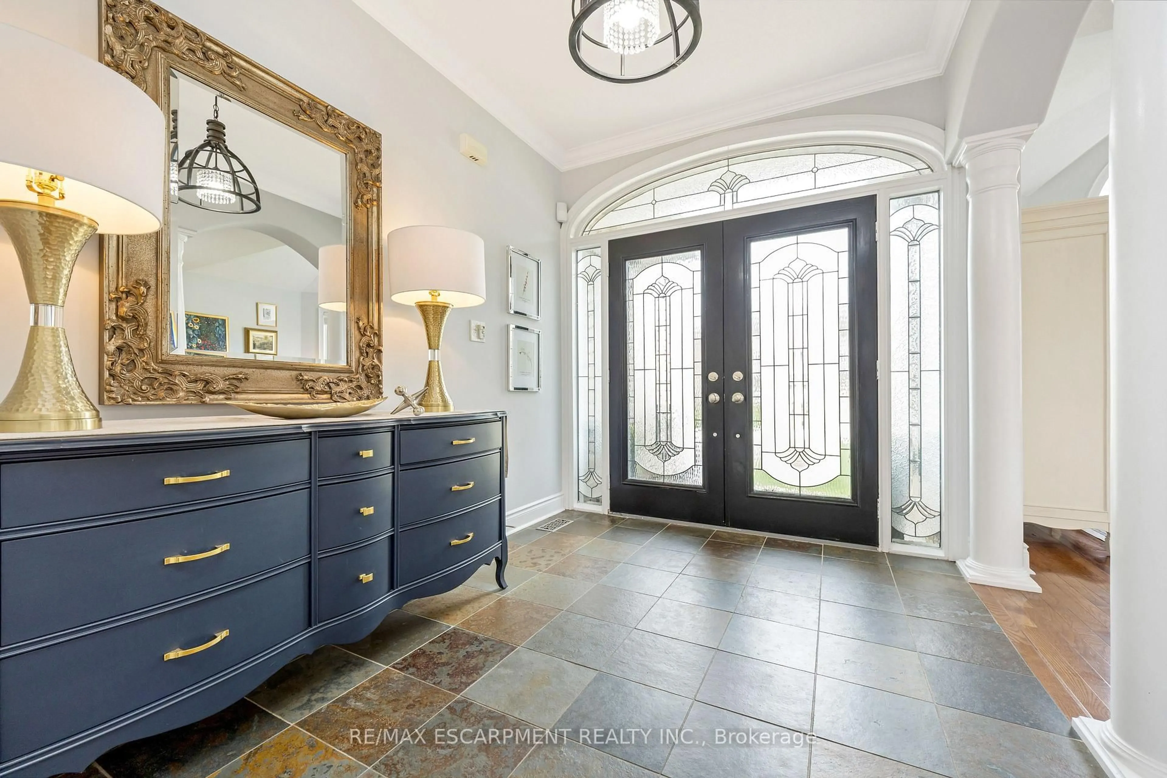 Indoor entryway for 125 Milne Pl, Guelph/Eramosa Ontario N0B 2K0