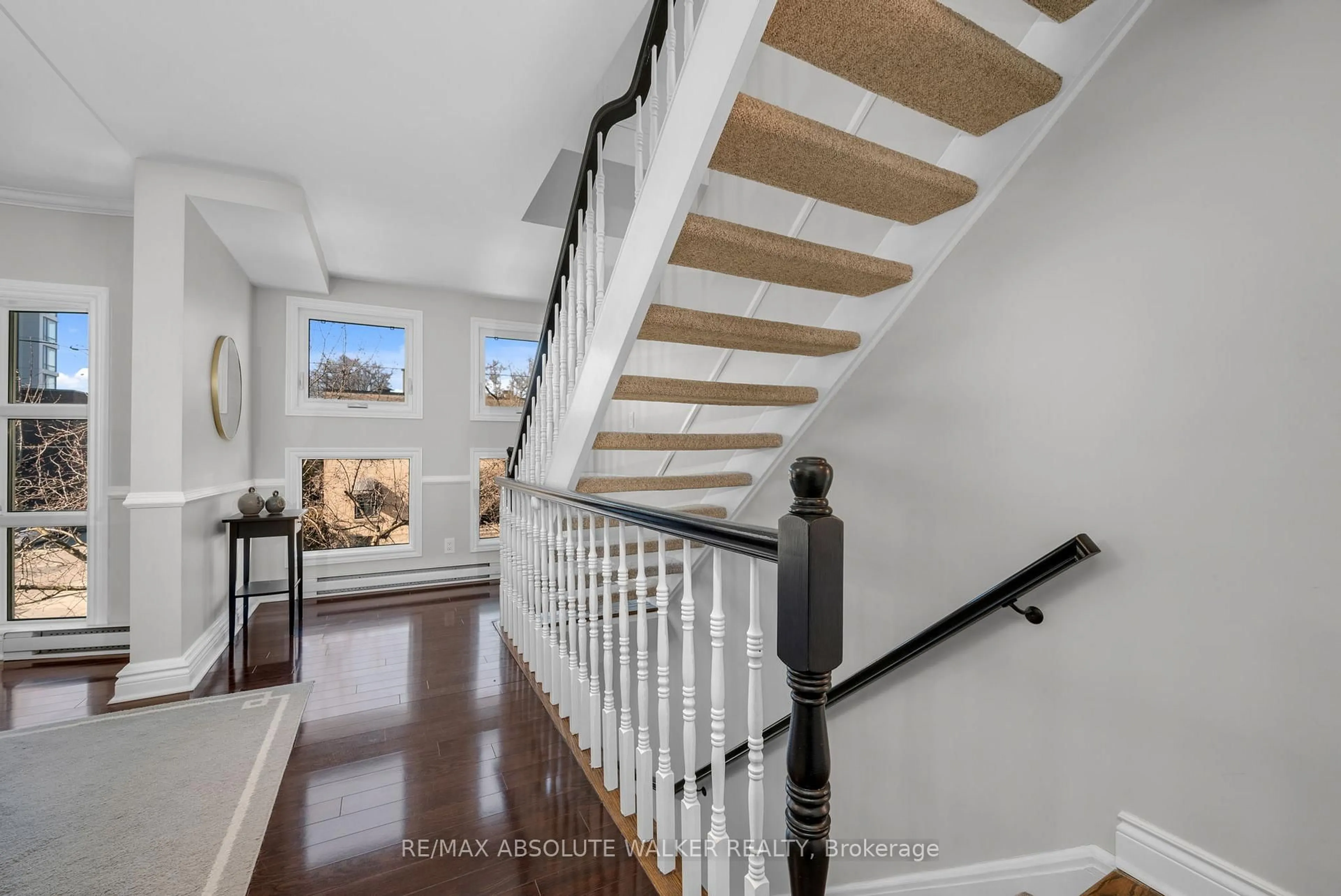 Stairs for 292 Laurier Ave #10, Ottawa Ontario K1N 6P5