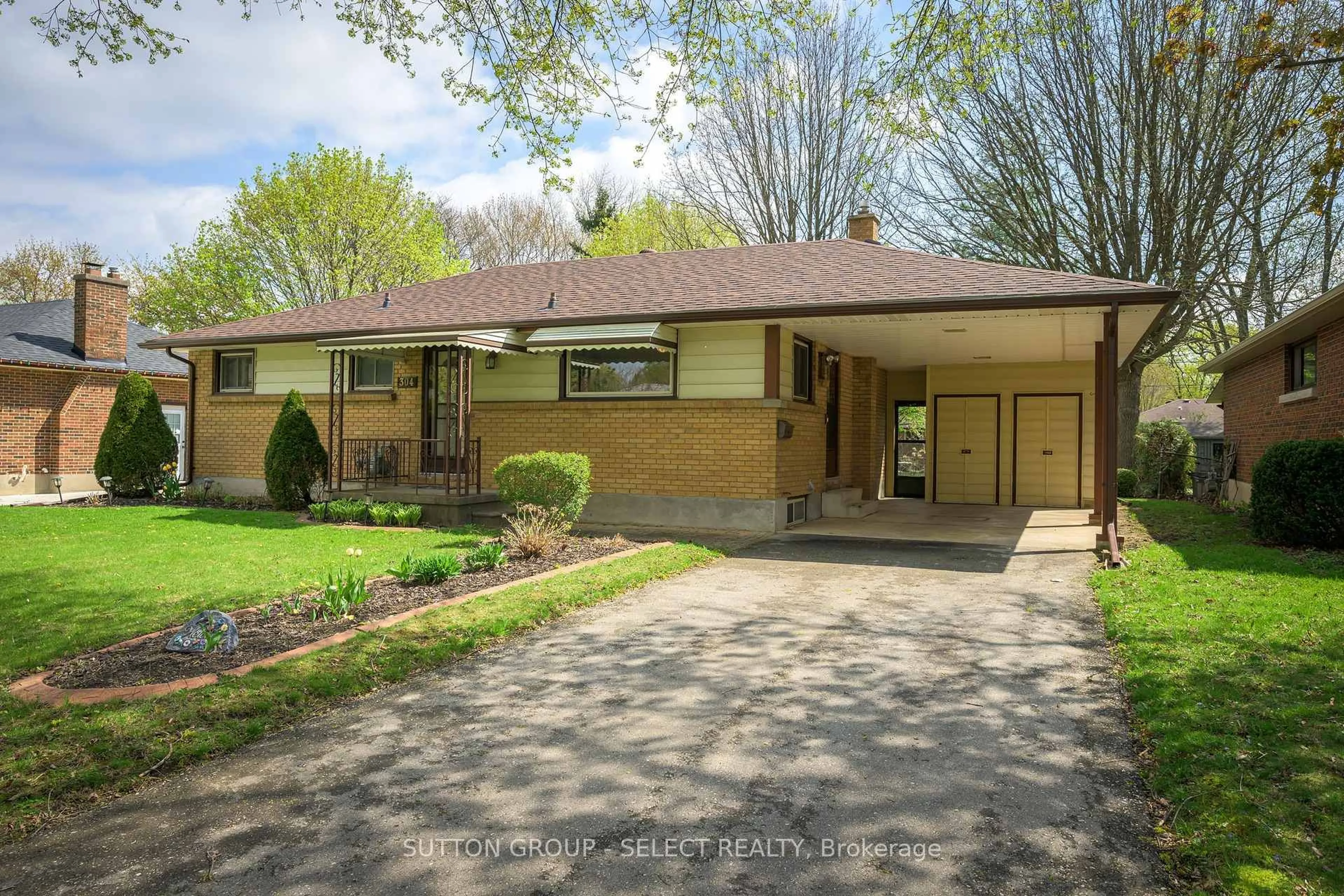 Unknown for 304 BLOXAM Ave, London South Ontario N6J 3K6