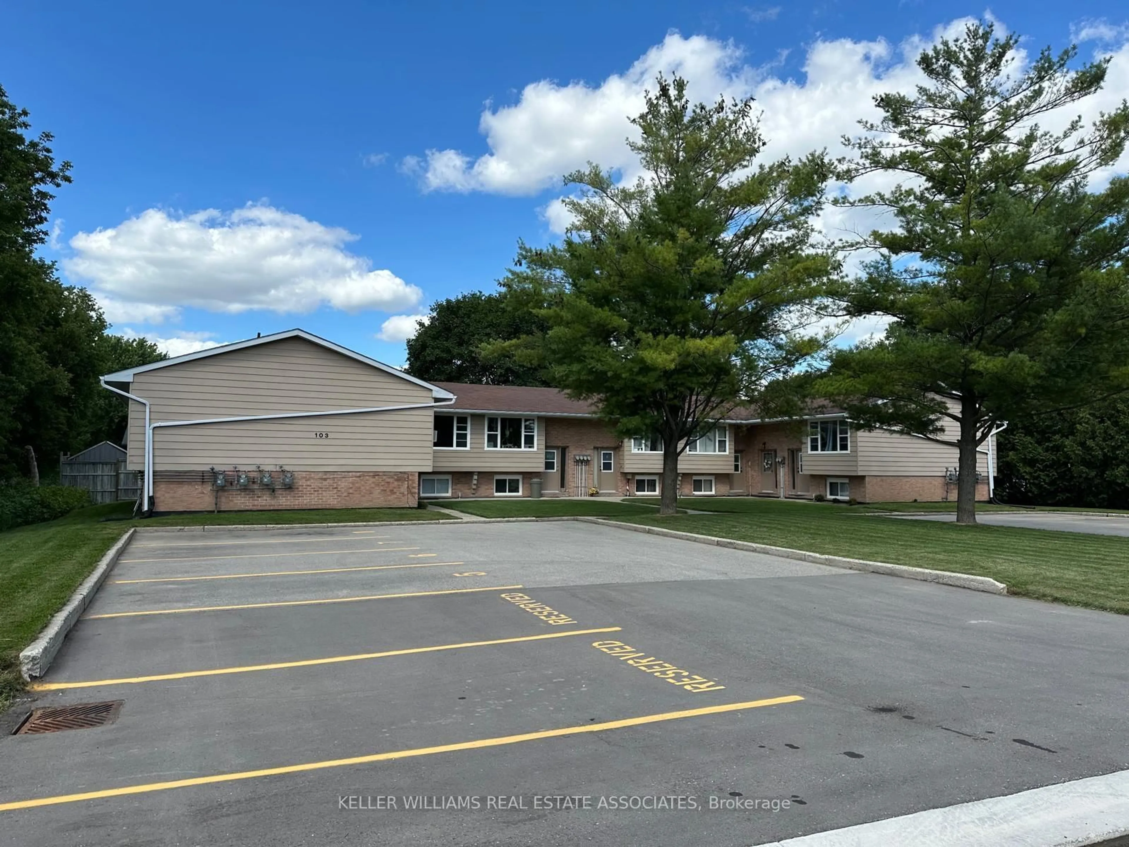 A pic from outside/outdoor area/front of a property/back of a property/a pic from drone, street for 103 King St, Minto Ontario N0G 1Z0