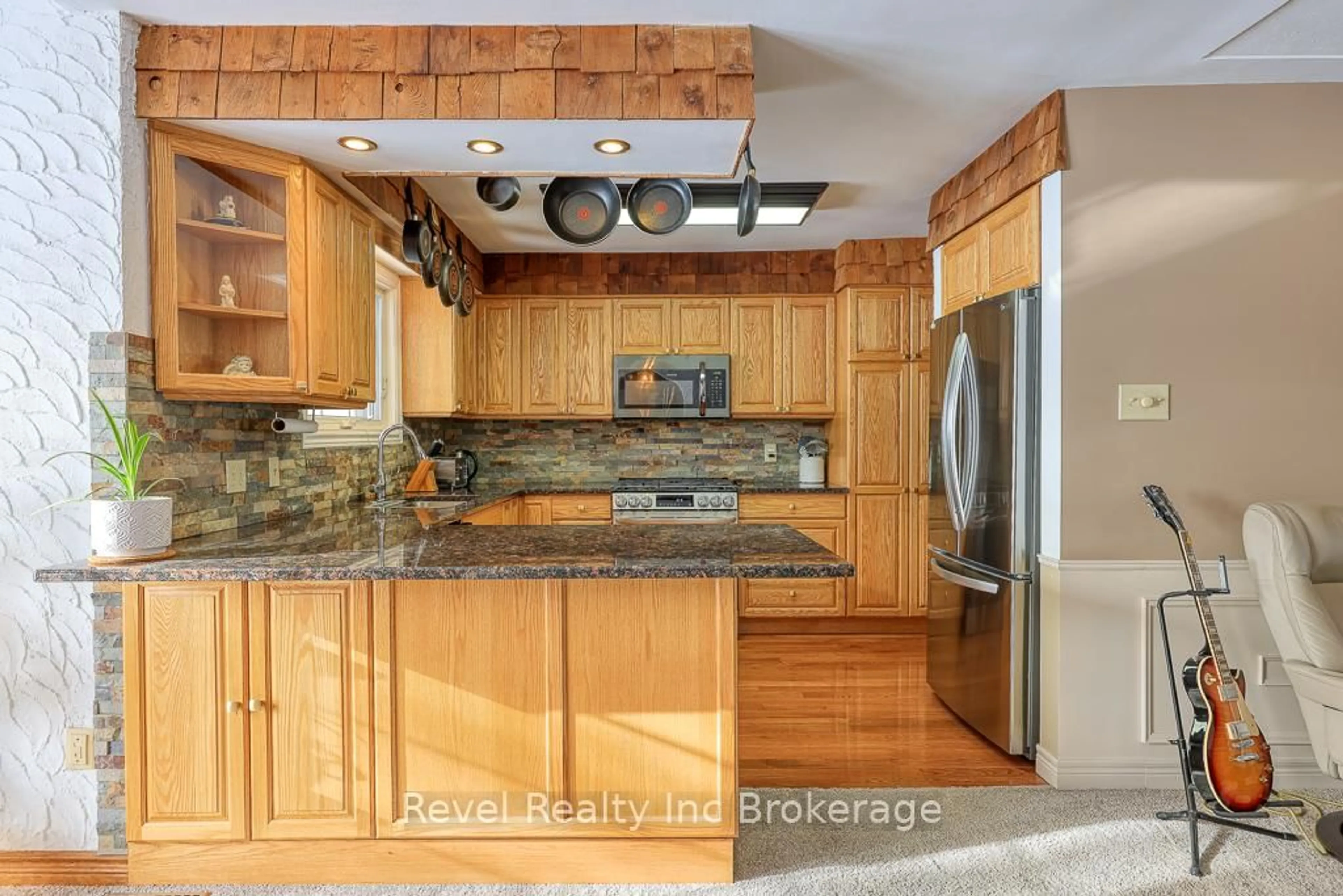 Open concept kitchen, unknown for 3880 Dundas St, Thames Centre Ontario N5V 5C6