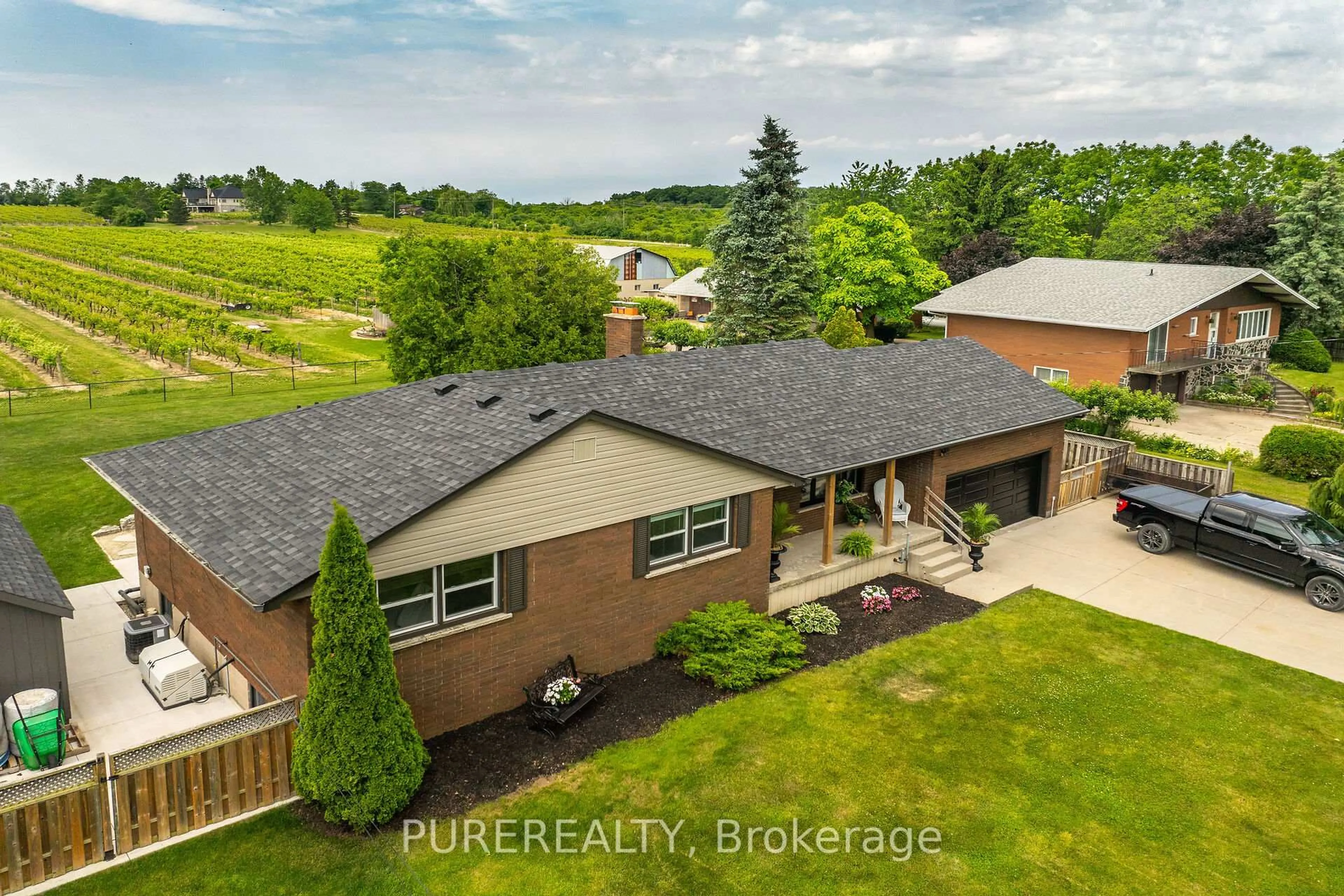 A pic from outside/outdoor area/front of a property/back of a property/a pic from drone, unknown for 740 Ridge Rd, Hamilton Ontario L8J 2Y8