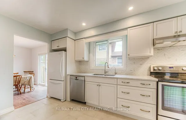 Additional property image - 111 Martinglen Cres