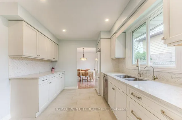 Additional property image - 111 Martinglen Cres