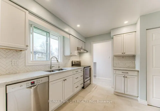 Additional property image - 111 Martinglen Cres