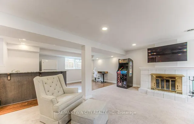 Additional property image - 111 Martinglen Cres