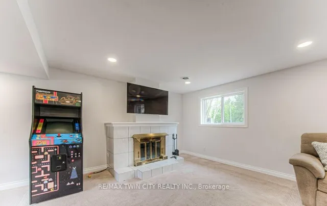Additional property image - 111 Martinglen Cres