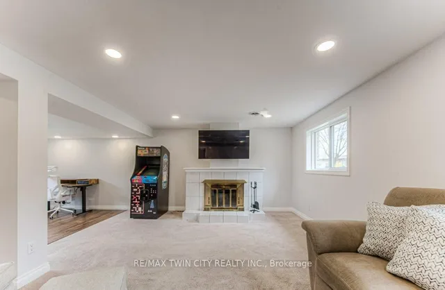 Additional property image - 111 Martinglen Cres