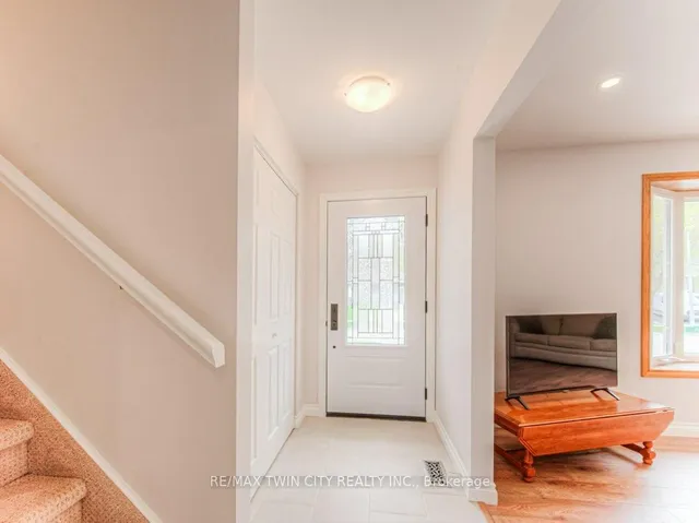 Additional property image - 111 Martinglen Cres