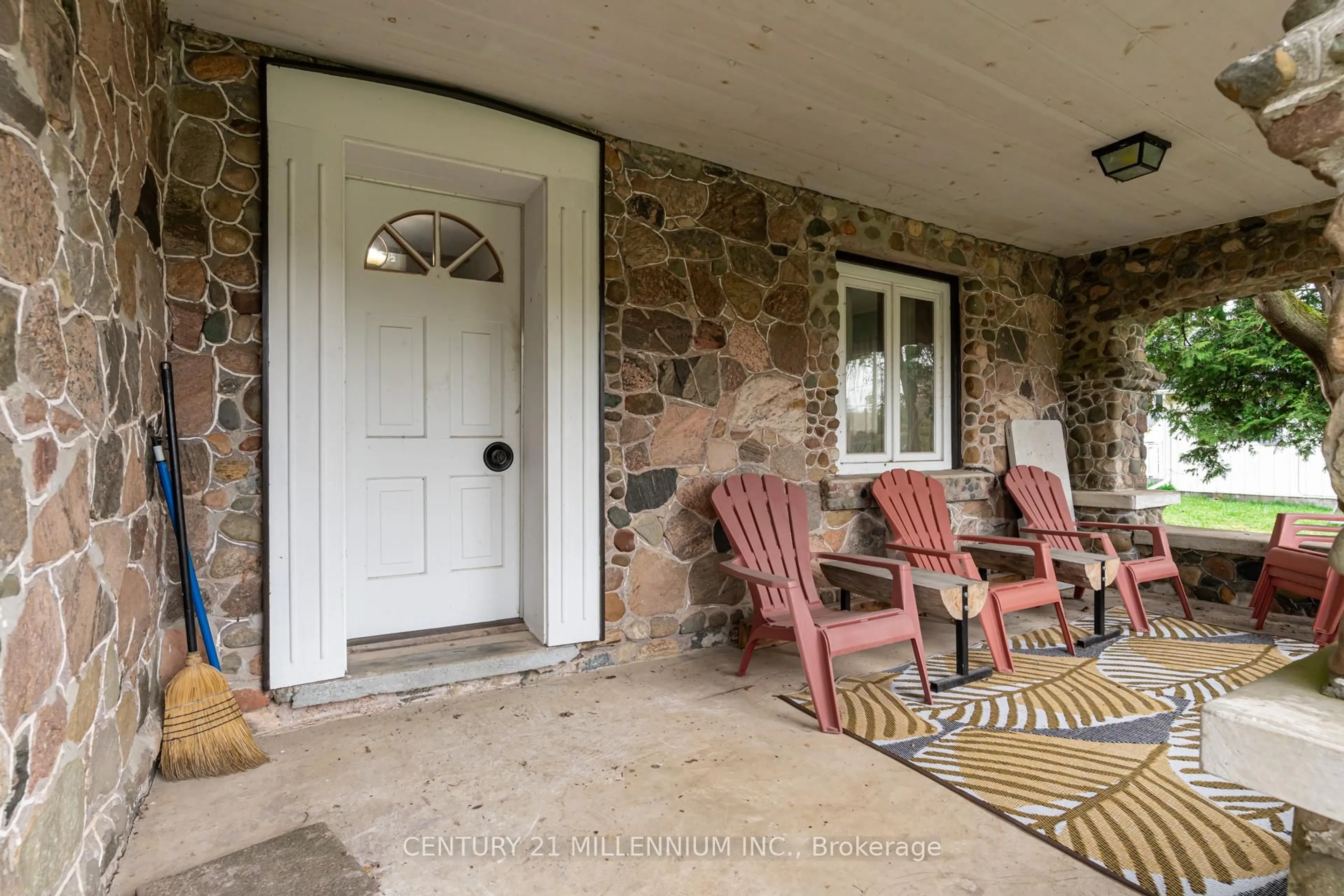 Indoor entryway for 122 Water St, East Luther Grand Valley Ontario L9W 5X5