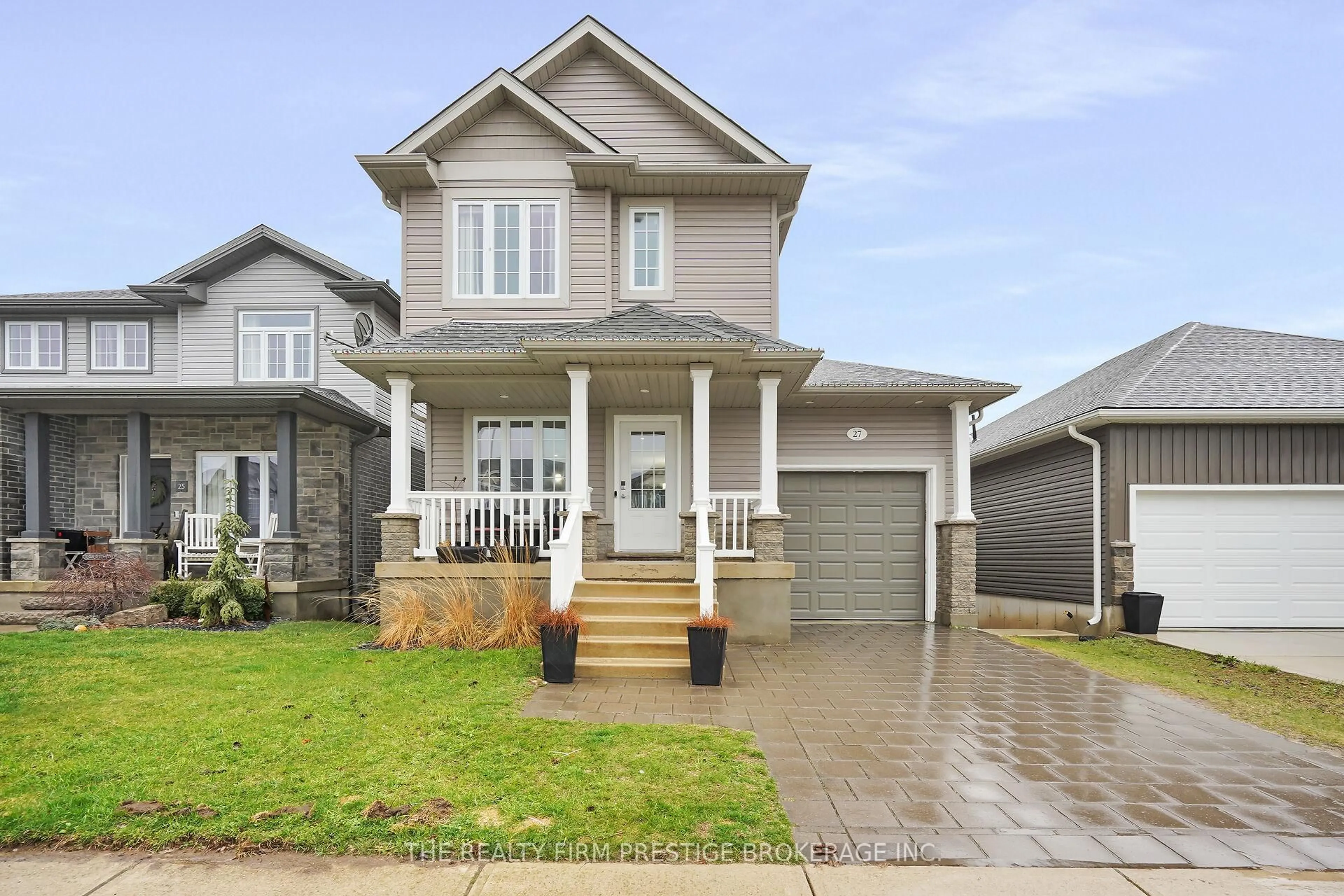 Home with brick exterior material, street for 27 WILLIS Ave, Strathroy-Caradoc Ontario N7G 0B6