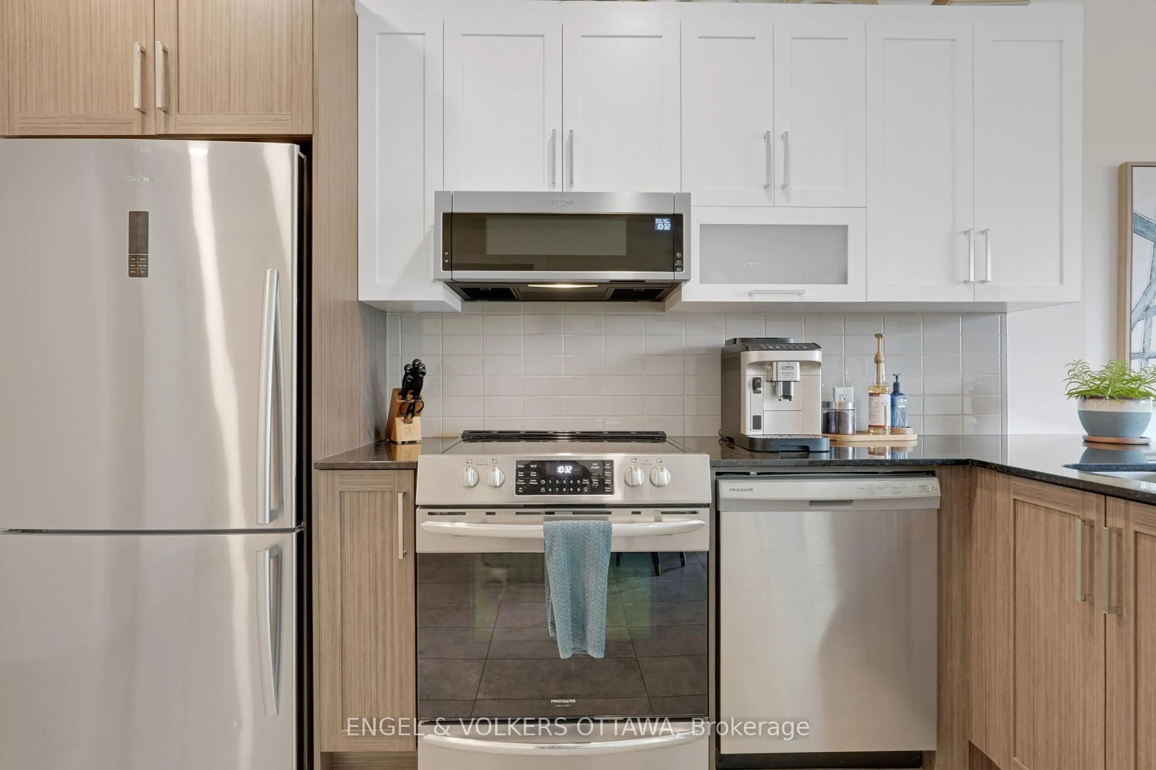 Standard kitchen, unknown for 200 Inlet Private #207, Ottawa Ontario K4A 5H3