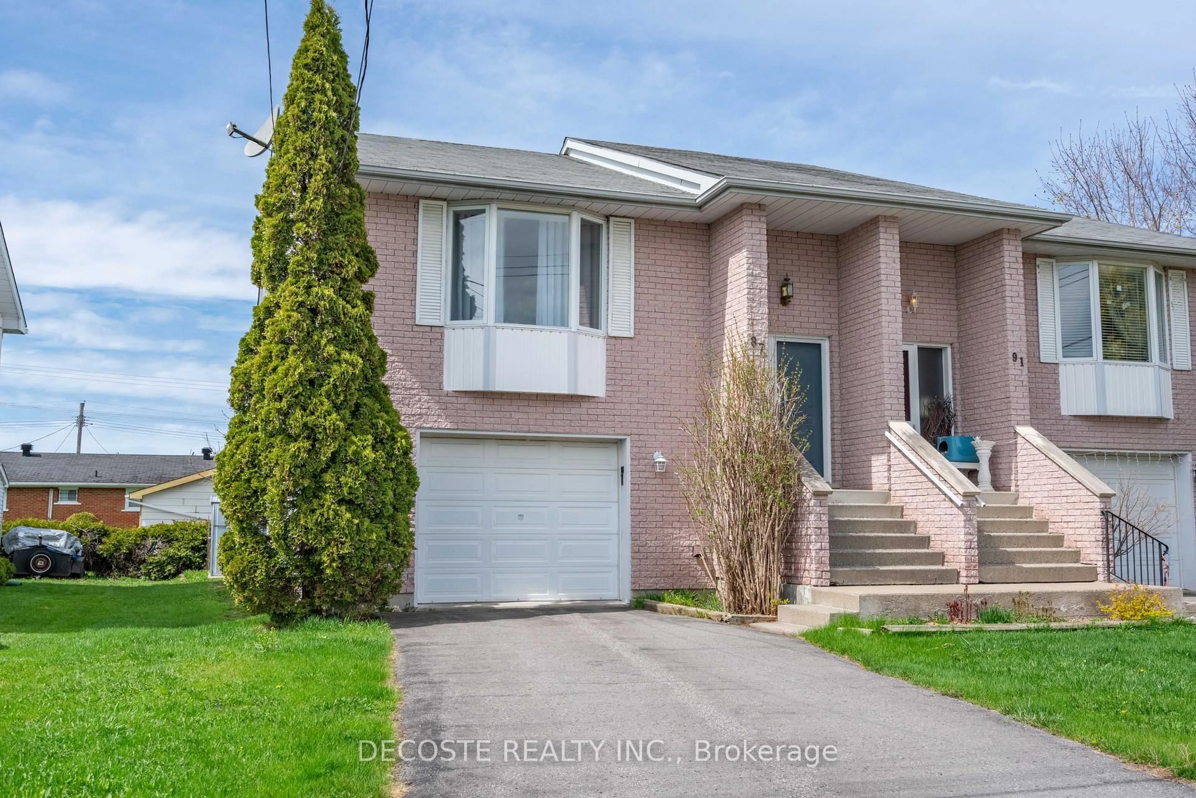 Home with vinyl exterior material, street for 87 Tonia St, North Glengarry Ontario K0C 1A0
