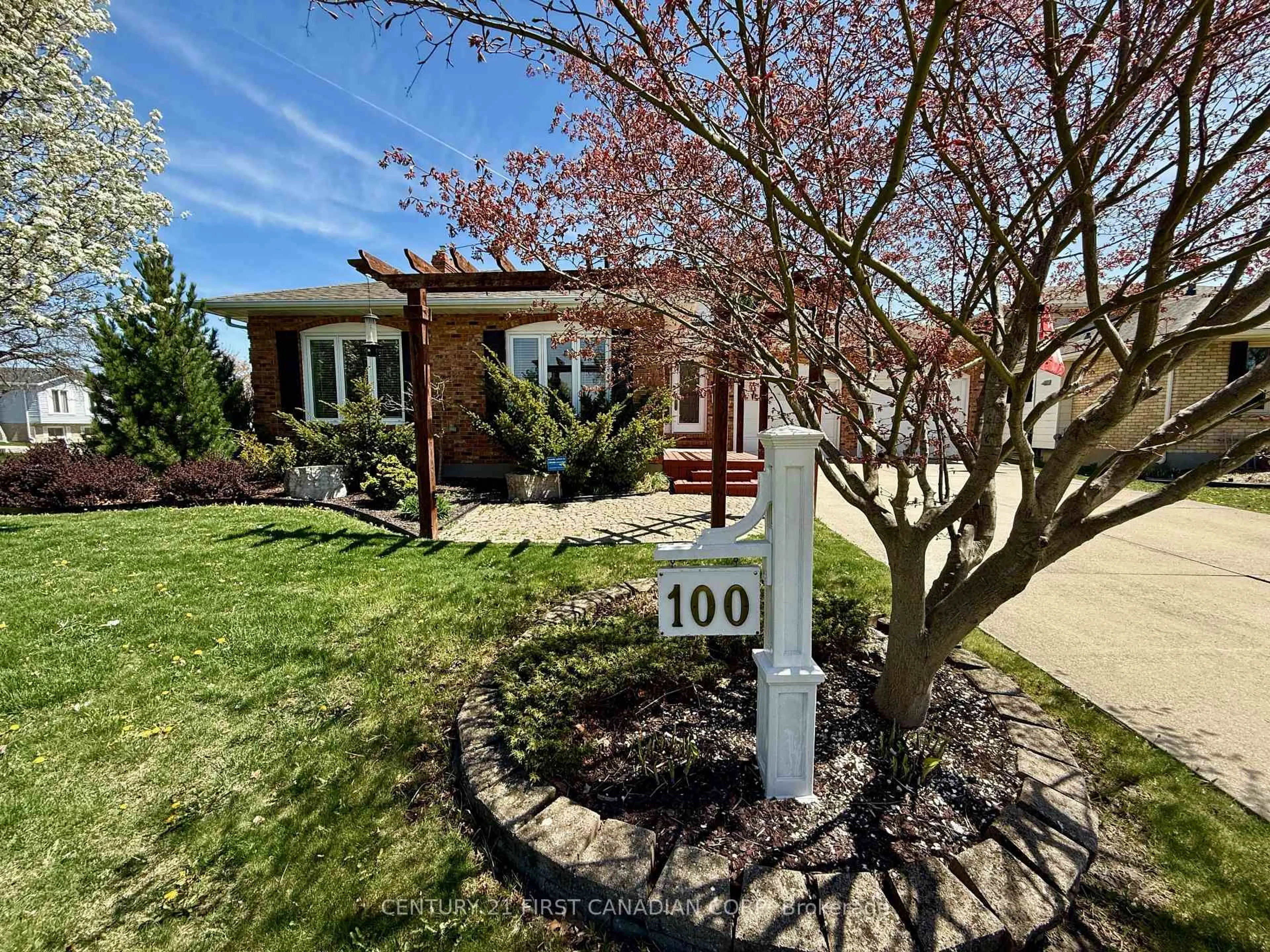 Unknown for 100 Hastings Cres, Sarnia Ontario N7S 5K5