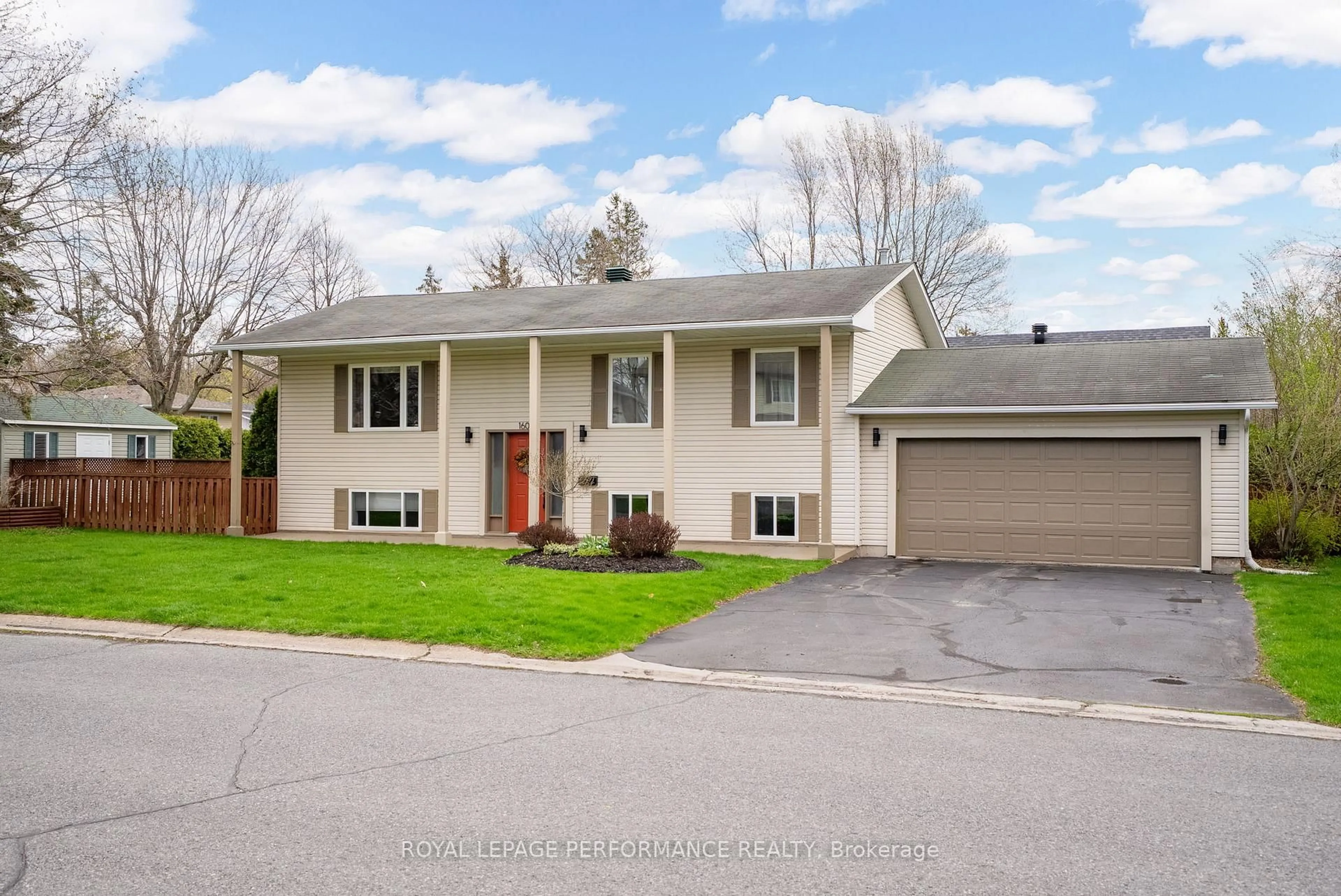 Home with vinyl exterior material, street for 1606 Blakely Dr, Cornwall Ontario K6J 5K2