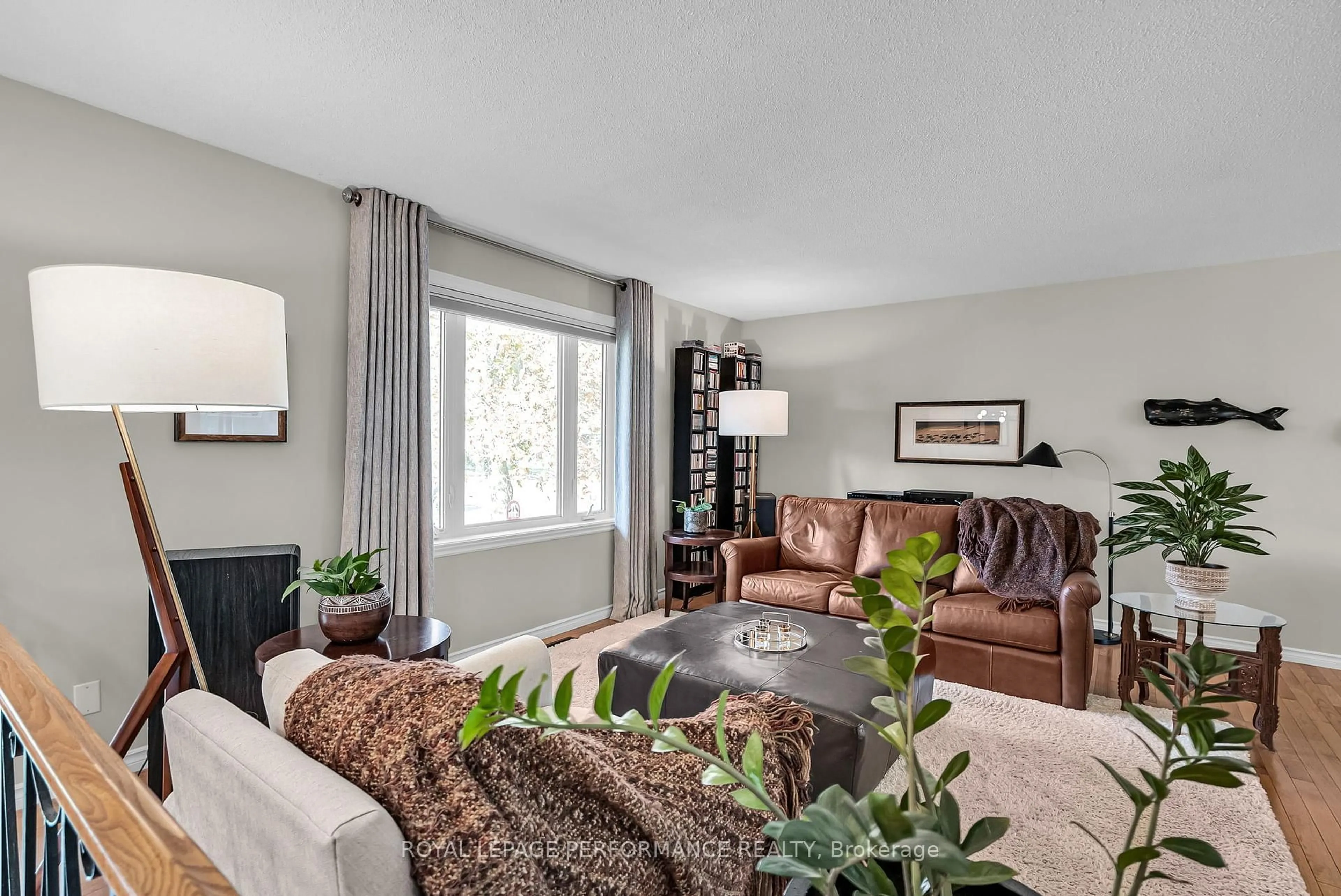 Living room with furniture, unknown for 1606 Blakely Dr, Cornwall Ontario K6J 5K2