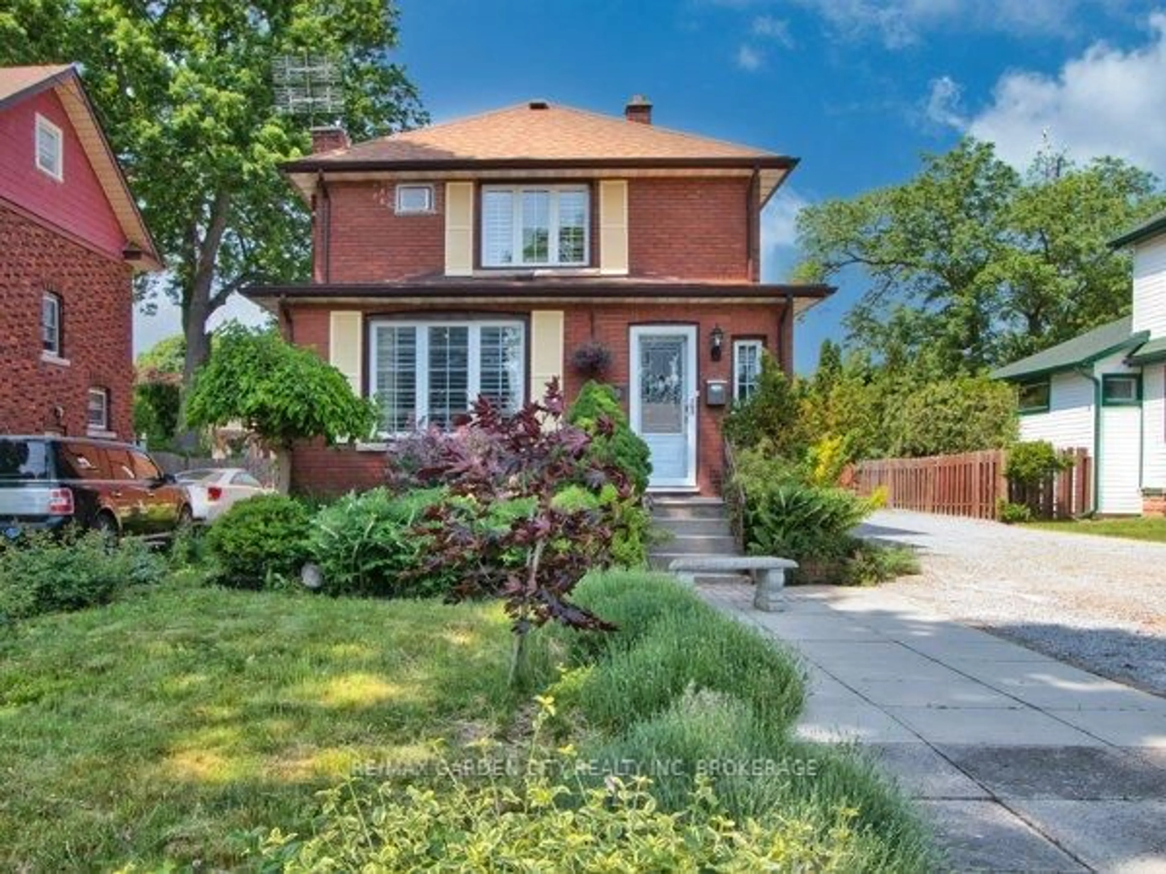Home with brick exterior material, street for 6039 Symmes St, Niagara Falls Ontario L2G 2G6