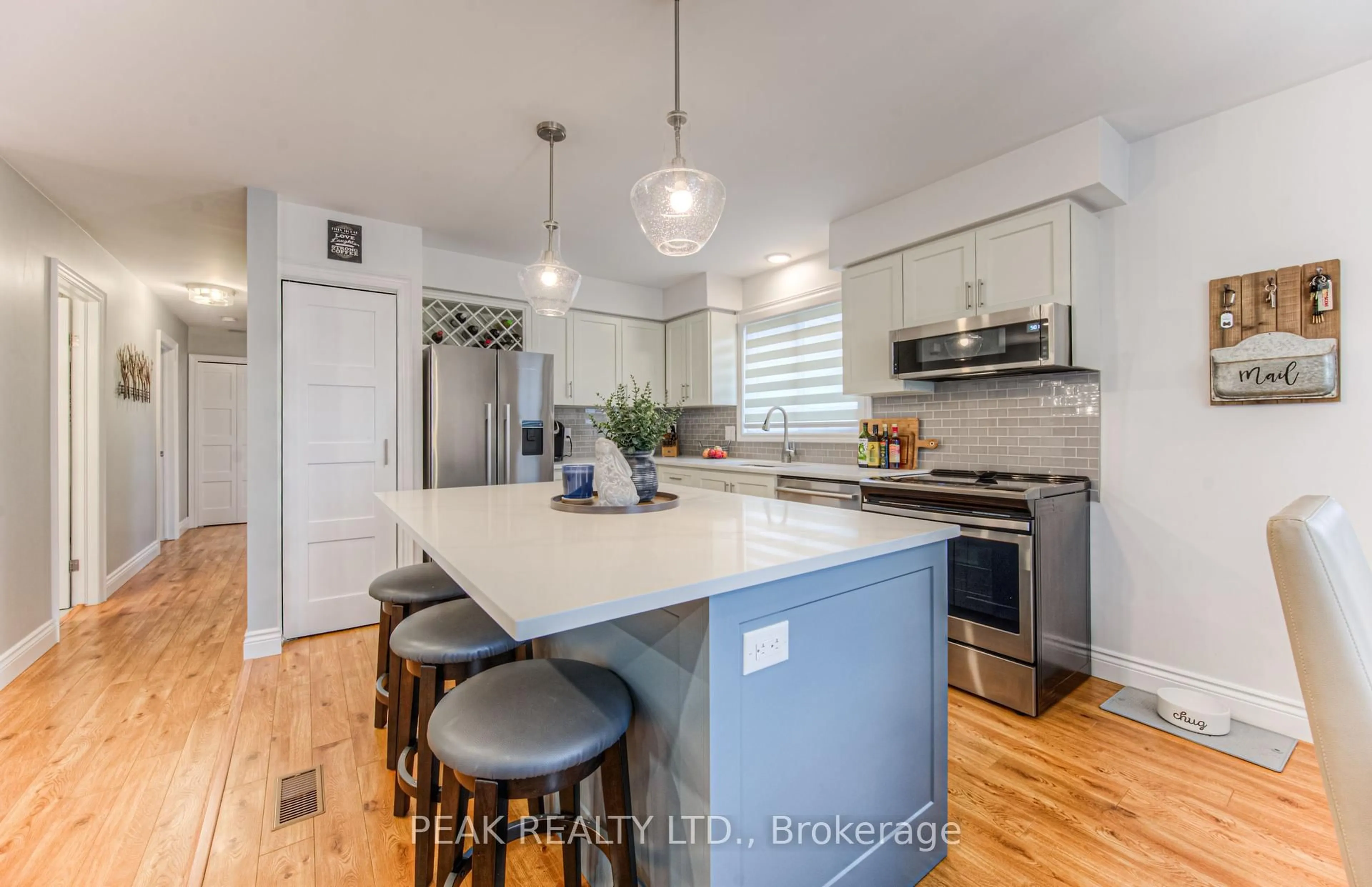 Open concept kitchen, unknown for 7 Ashley Crt, Kitchener Ontario N2E 2Z6