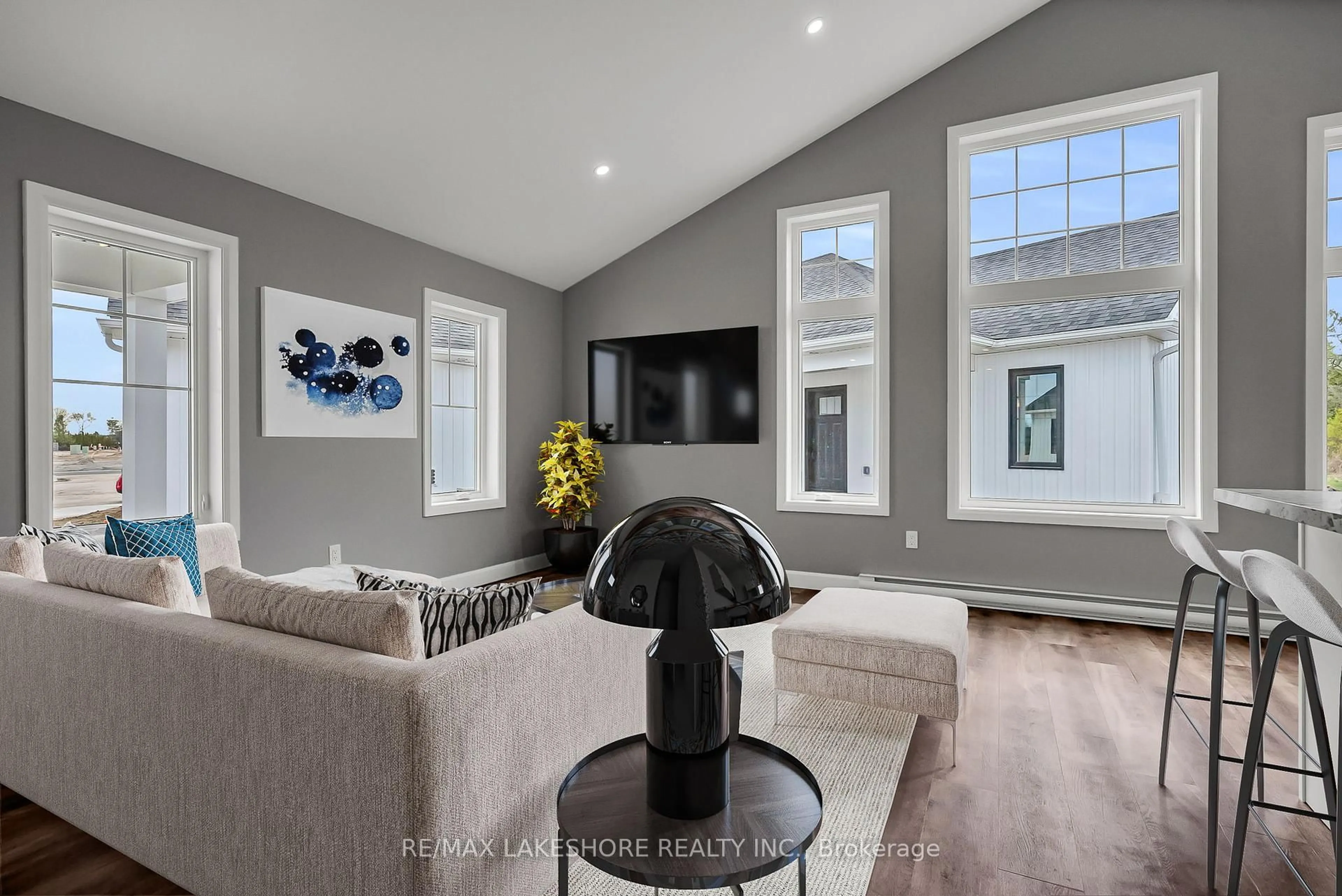 Living room with furniture, unknown for 14 MEADOWCREEK Dr #103, Brighton Ontario K0K 1H0