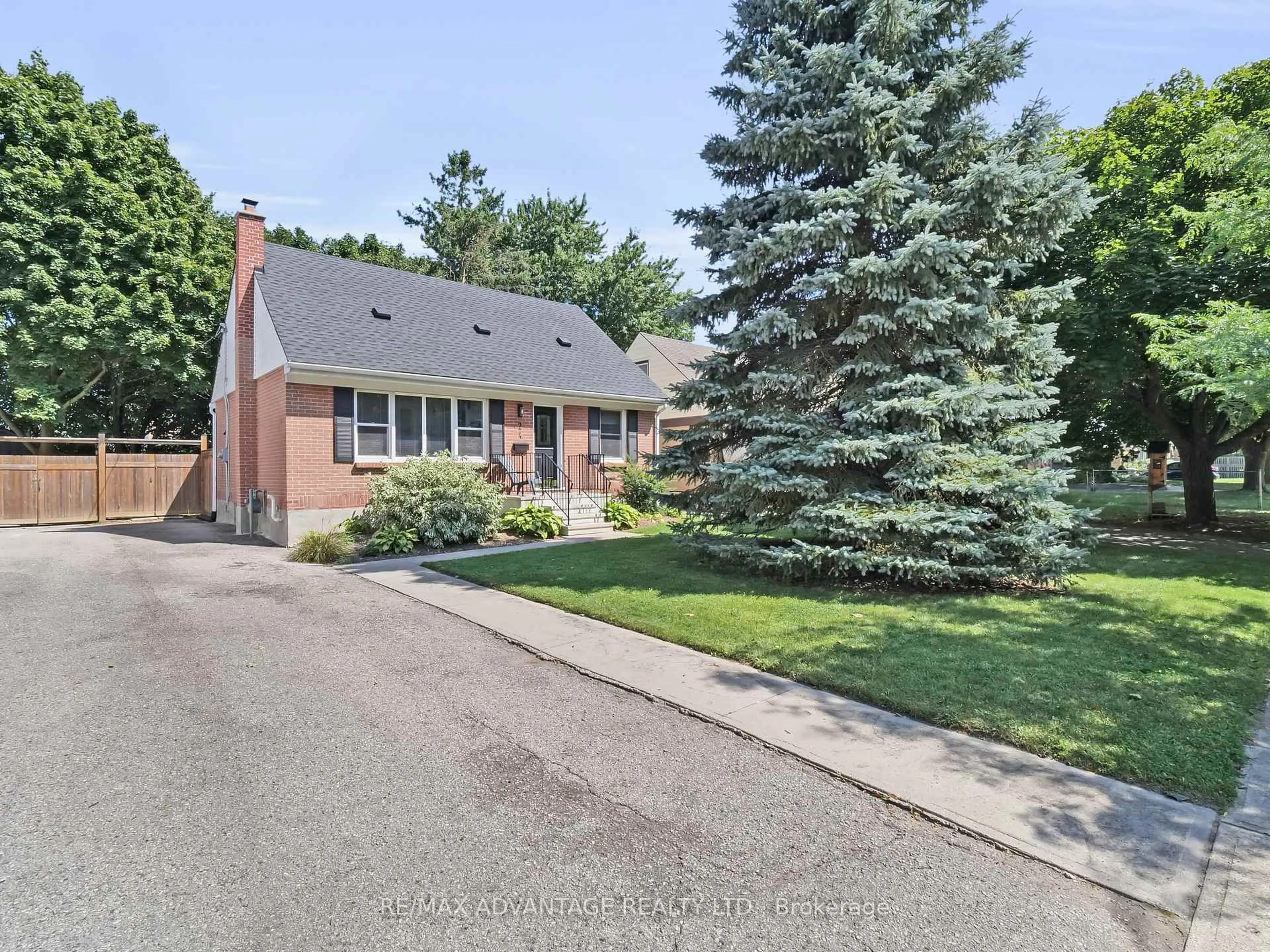 Home with brick exterior material, street for 24 Graham Cres, London East Ontario N5W 4L8