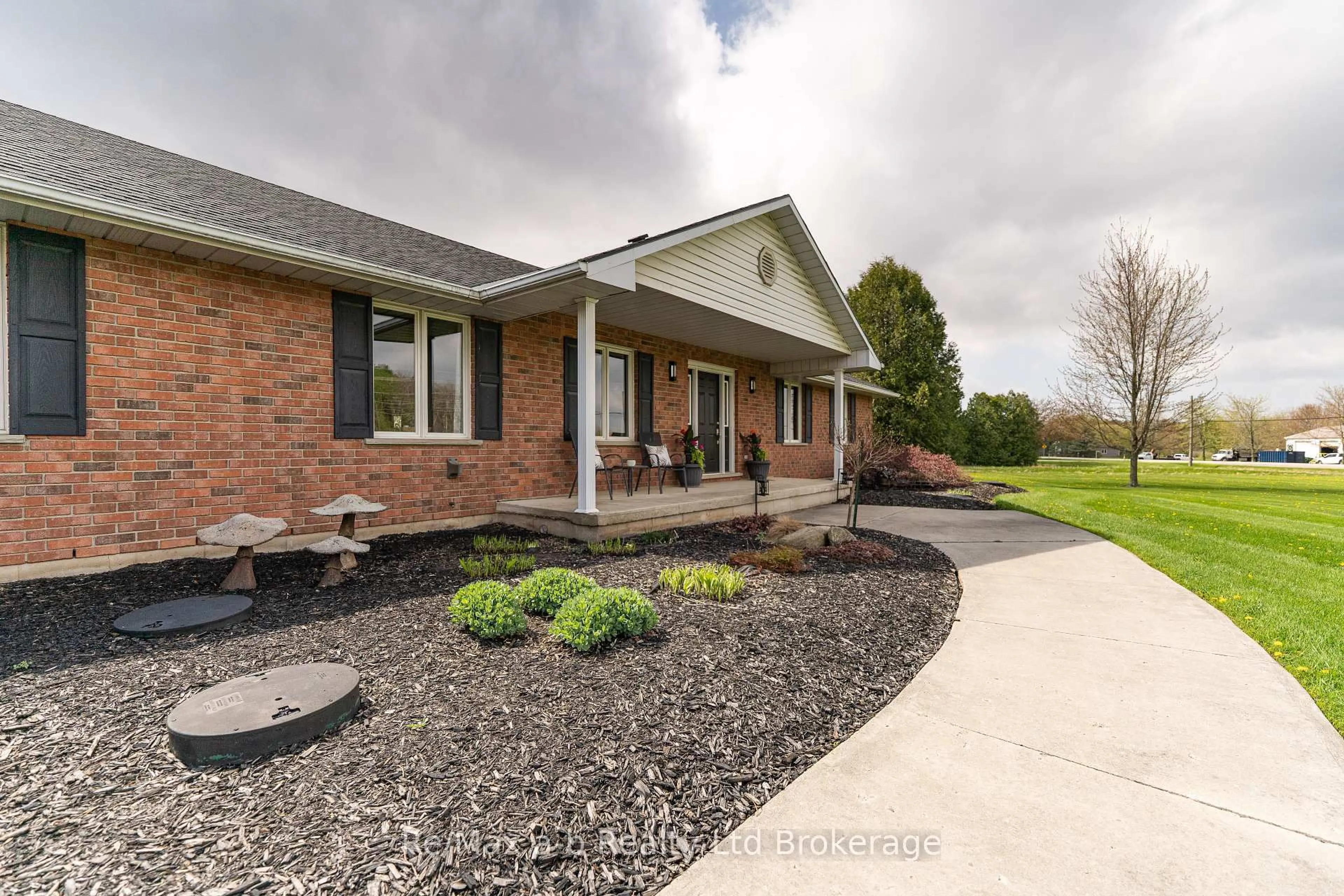 Home with brick exterior material, unknown for 10884 Plank Rd, Bayham Ontario N0J 1H0