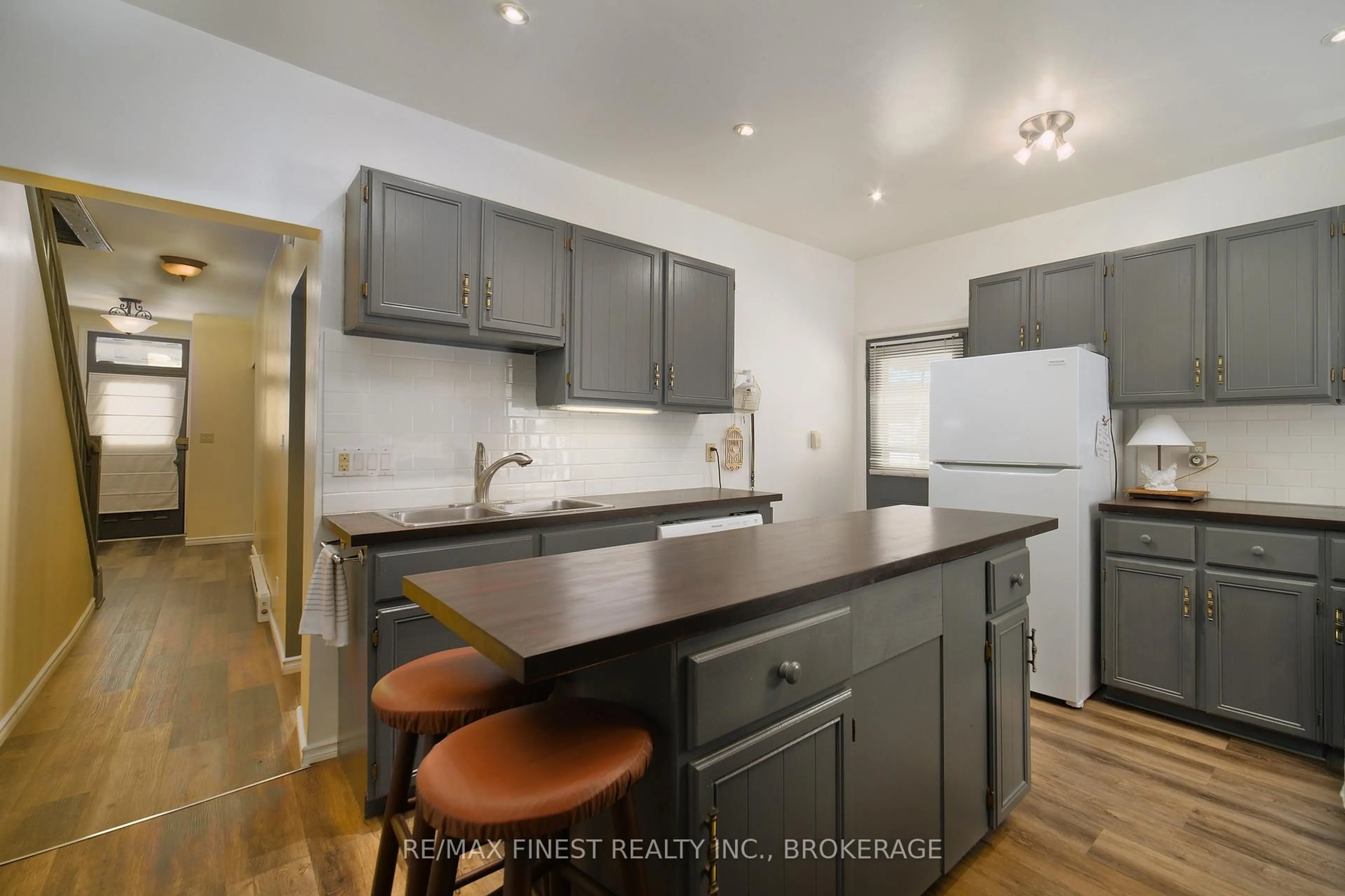 Unknown for 62 Stephen St, Kingston Ontario K7K 2C4