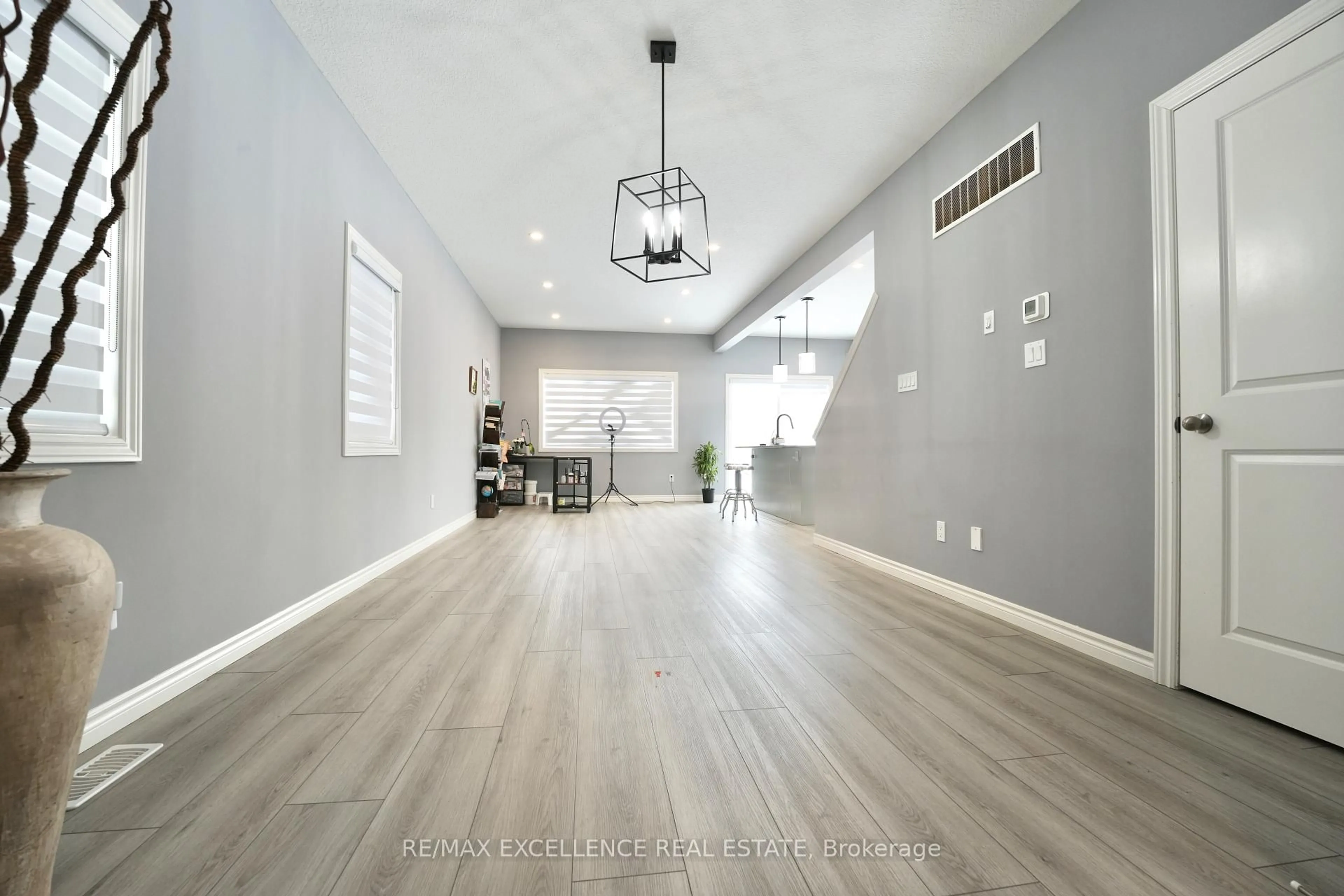 A pic of a room for 130 BYERS St, London South Ontario N6L 0J3