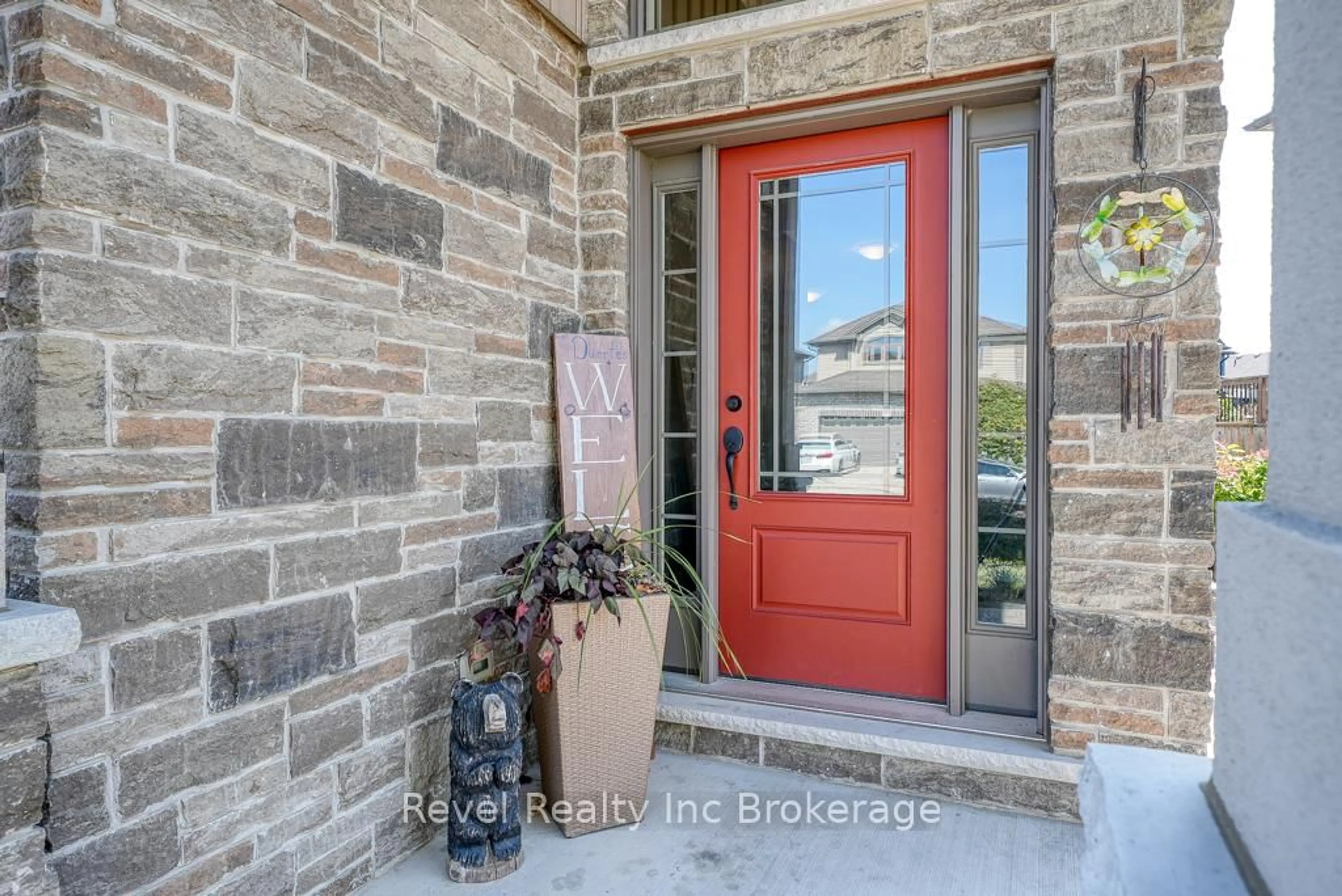 Indoor entryway for 232 DIEPPE Dr, Woodstock Ontario N4T 0G1