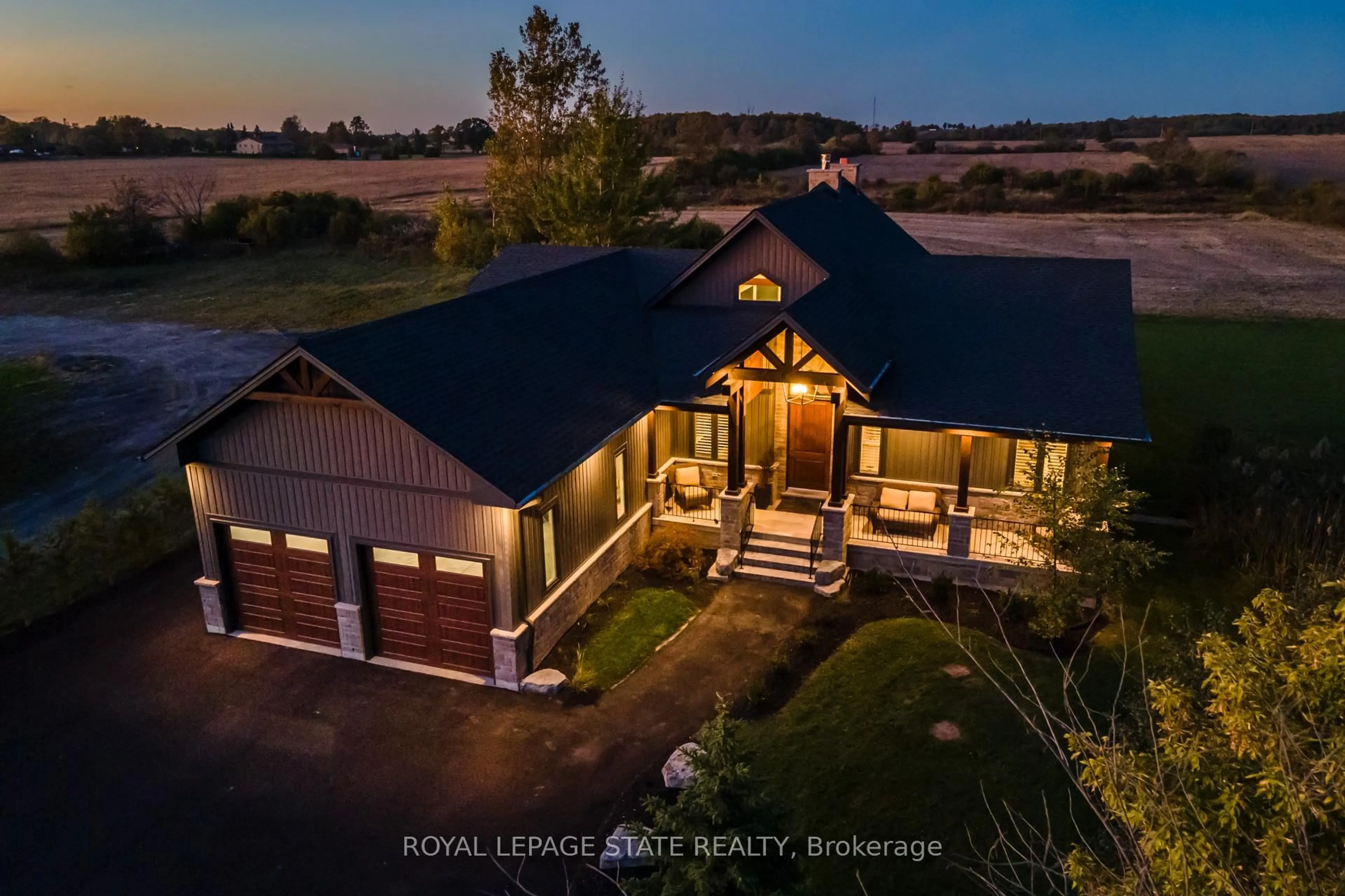 A pic from outside/outdoor area/front of a property/back of a property/a pic from drone, water/lake/river/ocean view for 365 Mud St, Hamilton Ontario L8J 3B5