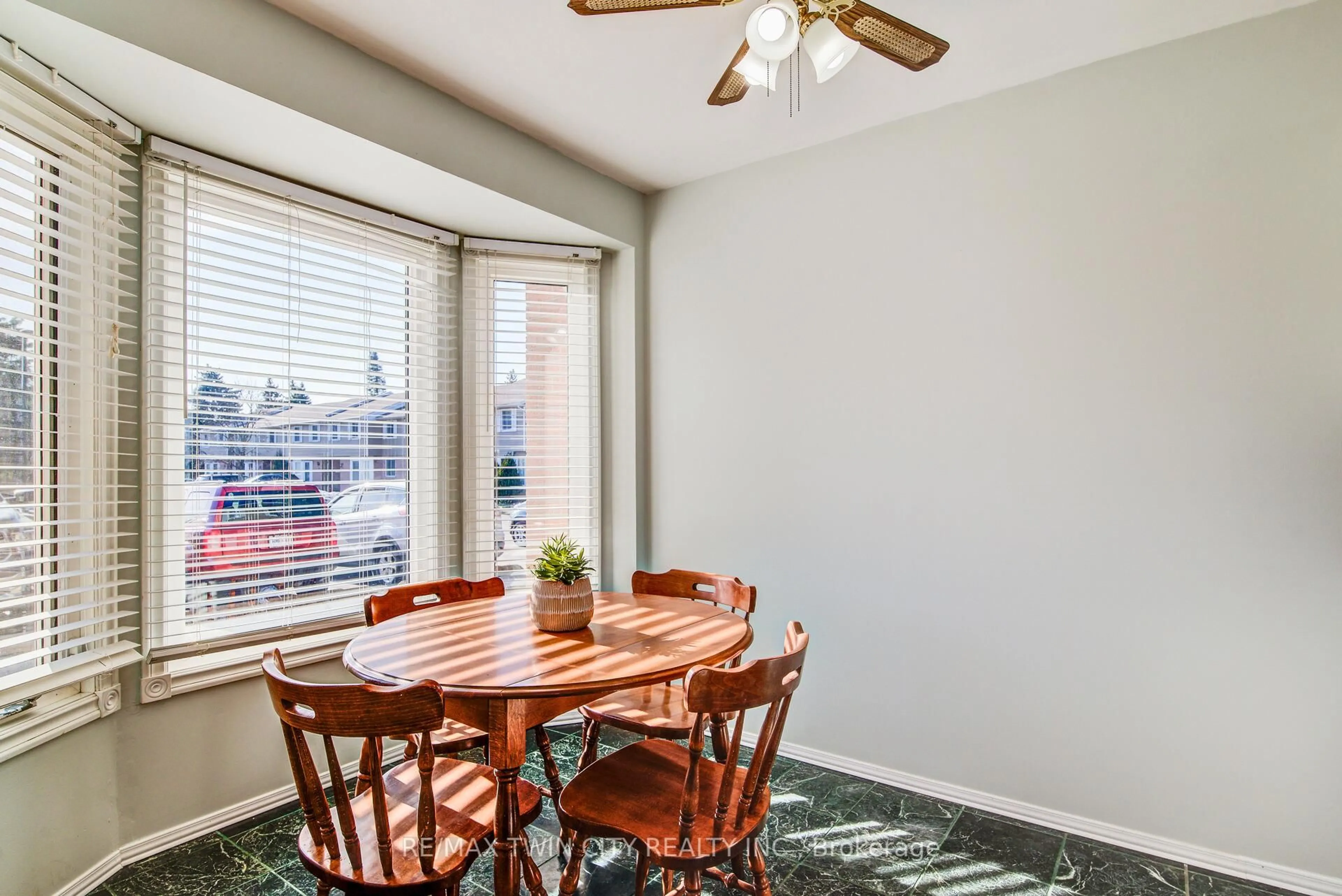 Dining room, unknown for 10 Mill Creek Rd #31, Cambridge Ontario N1R 1J6