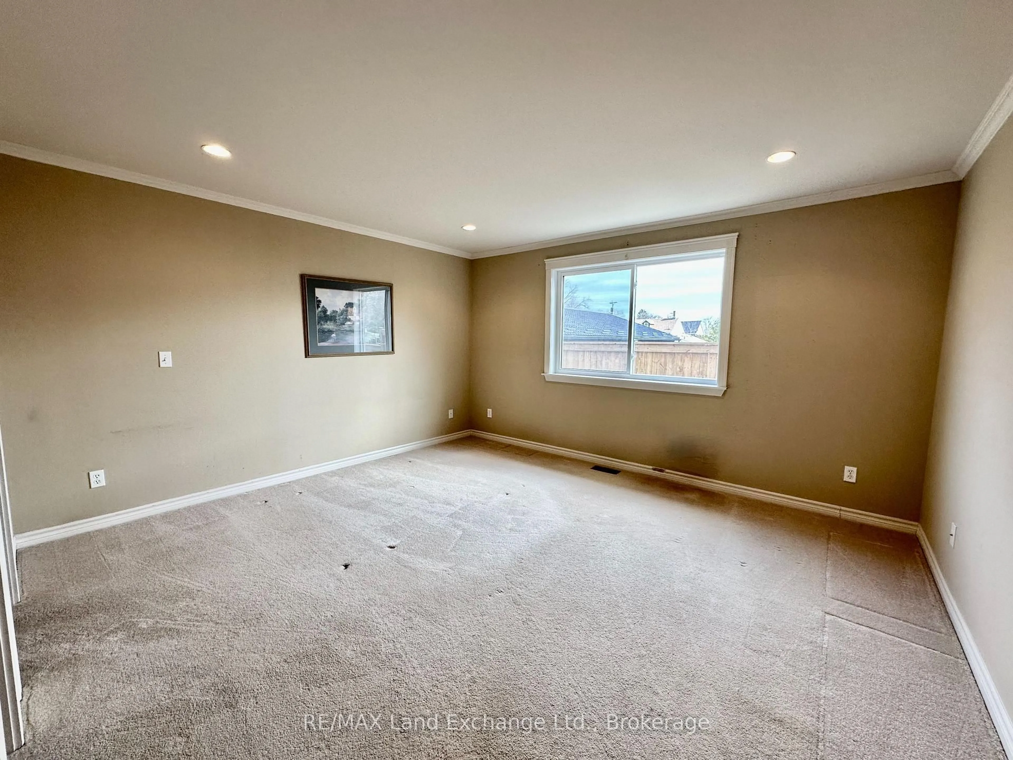 A pic of a room for 433 Queen St #4, Kincardine Ontario N2Z 0A2