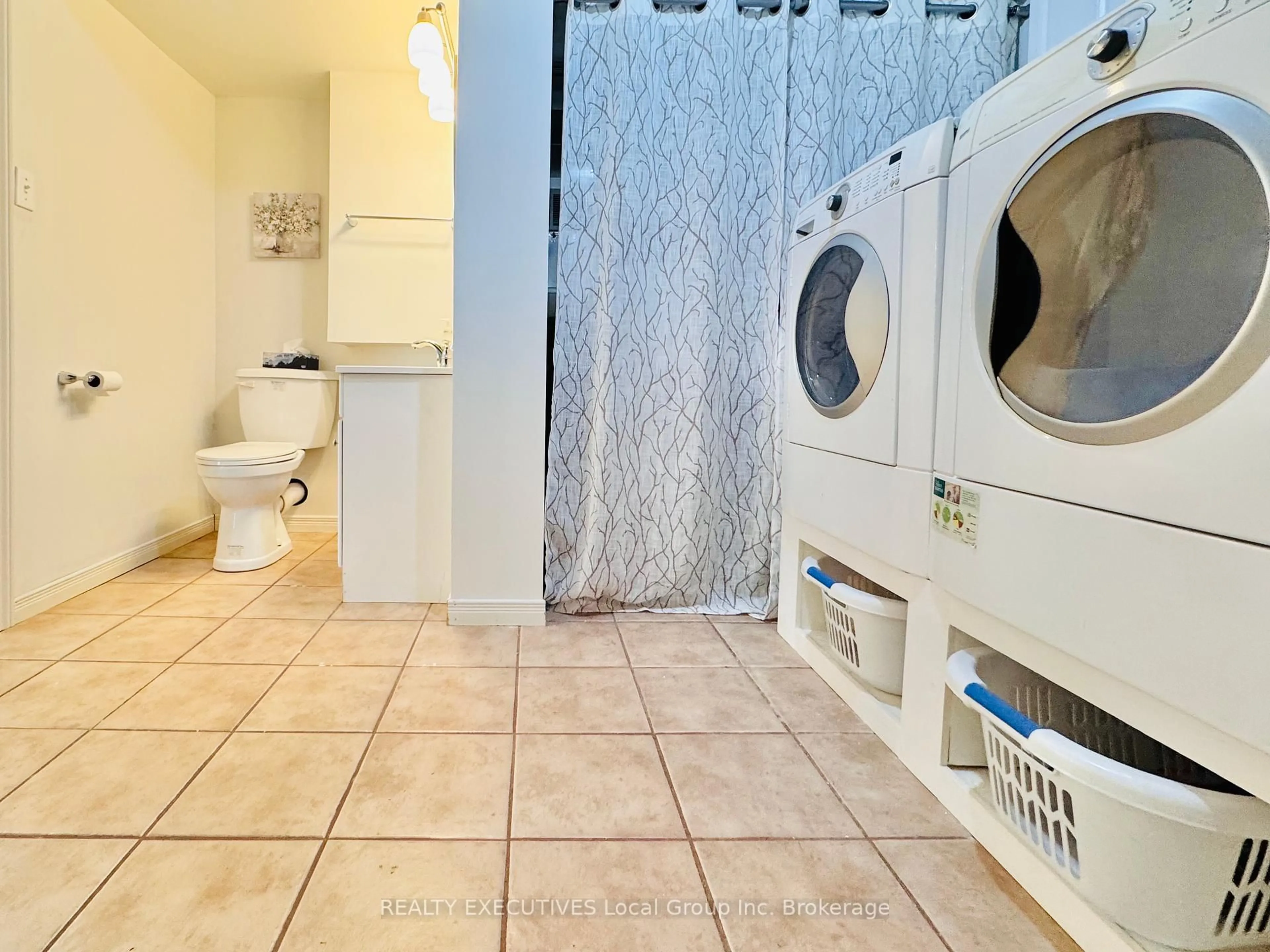Laundry room for 1052 Evansville Dr, West Nipissing Ontario P2B 2K4