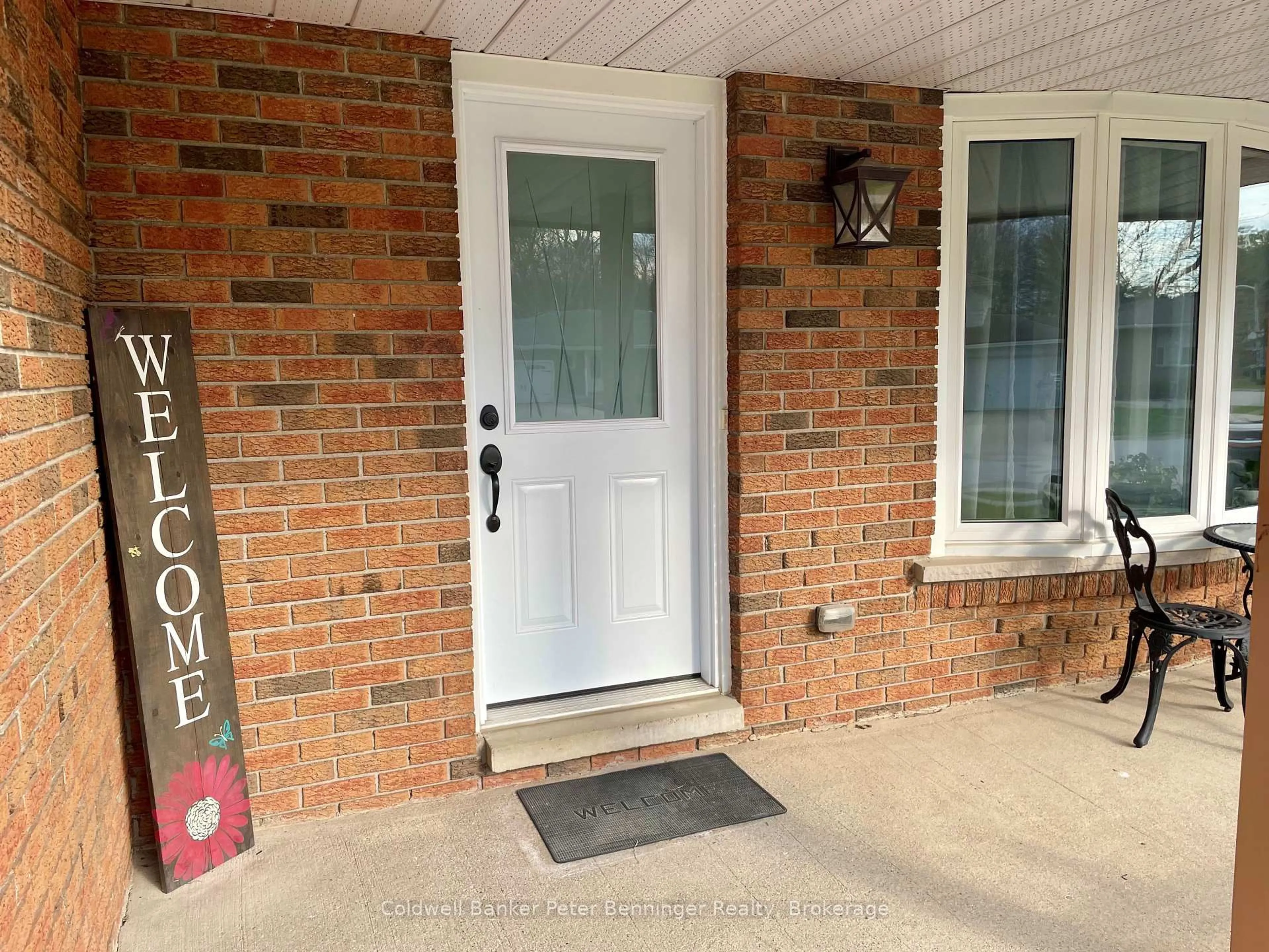 Indoor entryway for 1038 Wellington St, Saugeen Shores Ontario N0H 2C3